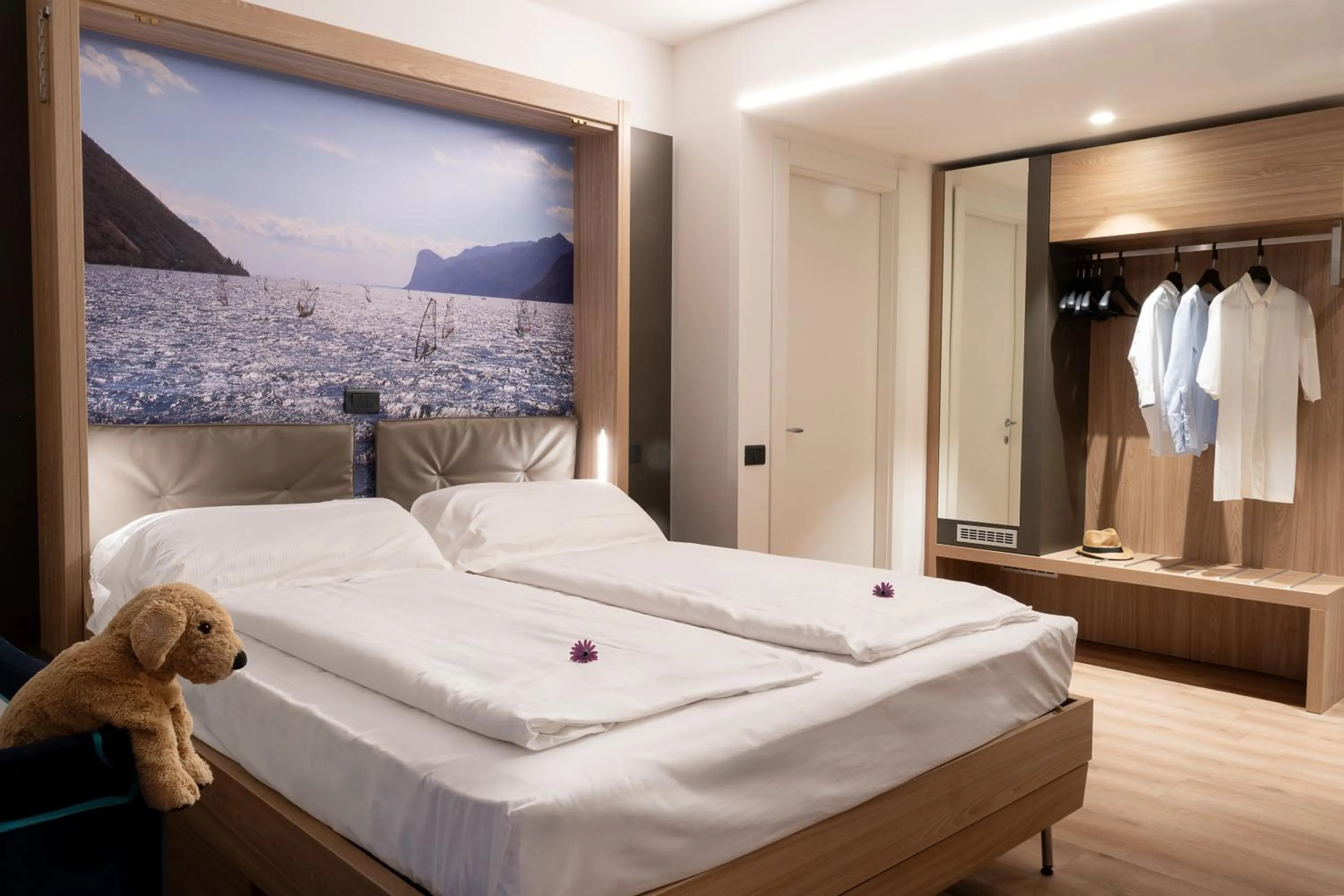 Bedroom, Bed in Ambassador Suite Hotel