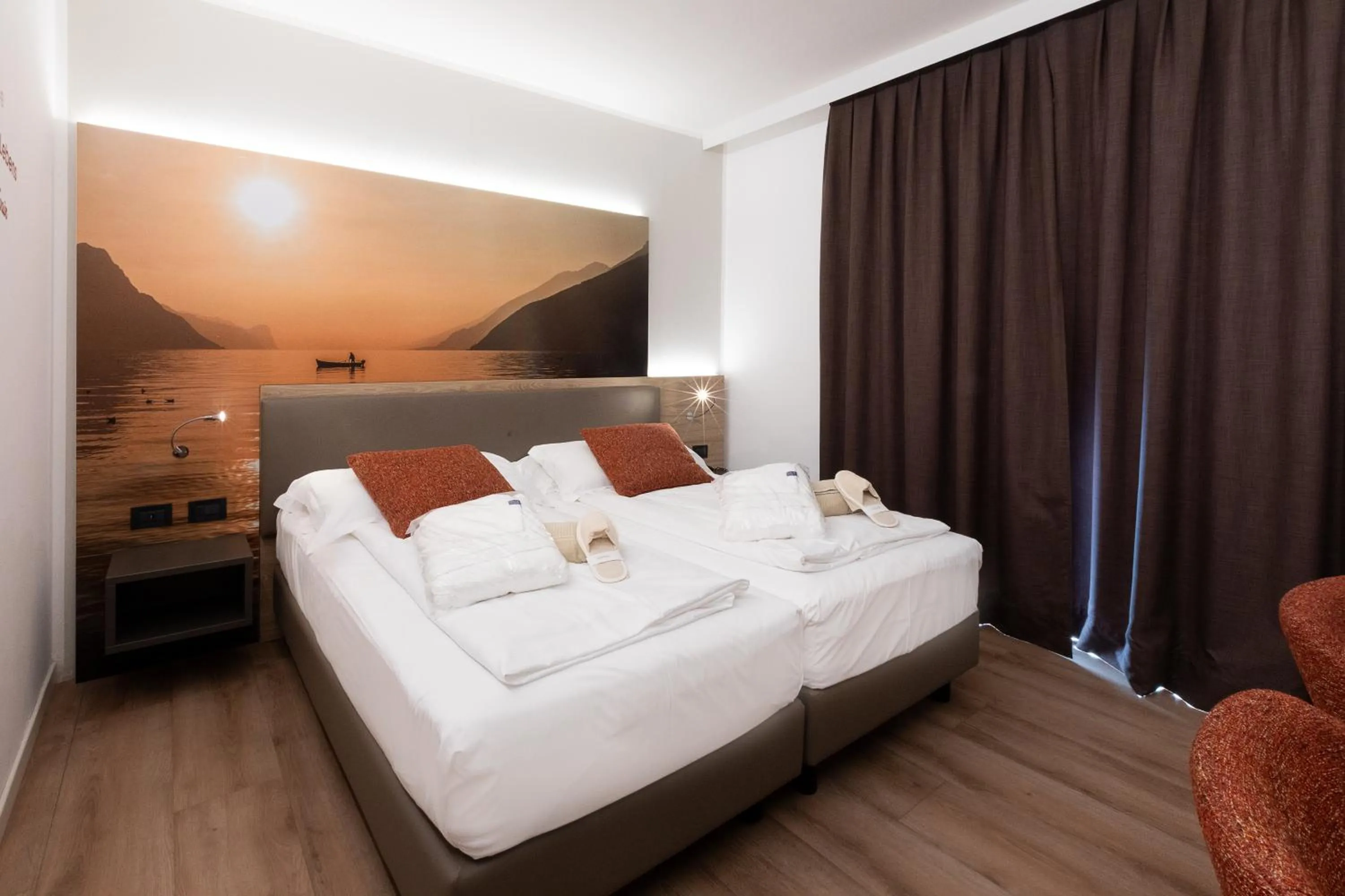 Bedroom, Bed in Ambassador Suite Hotel