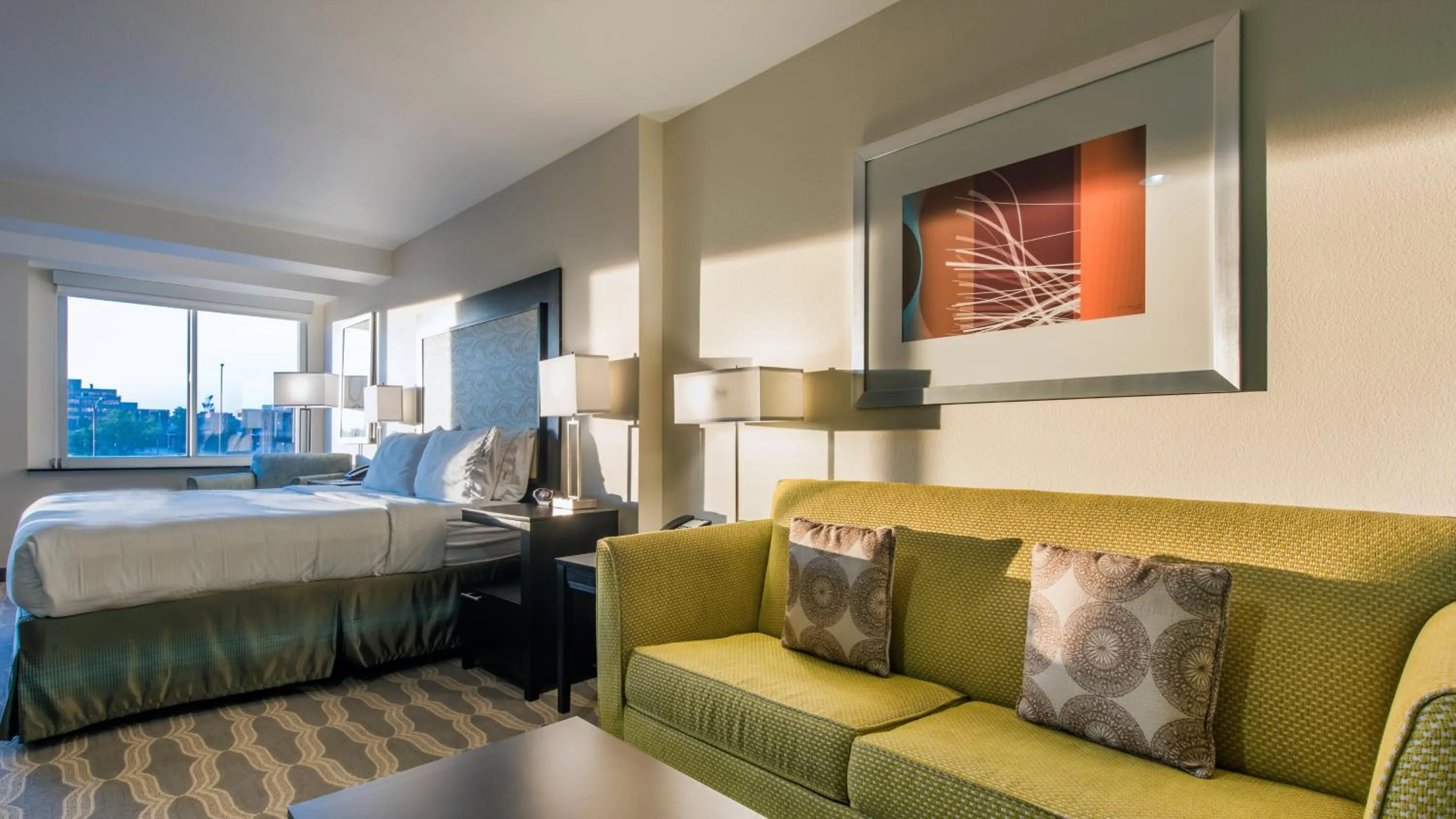 Photo of the whole room, Bed in Holiday Inn Express & Suites Colorado Springs Central by IHG