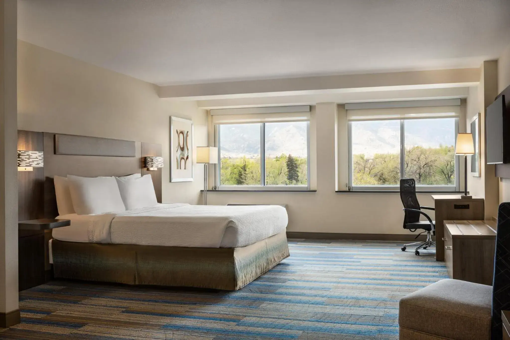 King Room - Disability Access in Holiday Inn Express & Suites Colorado Springs Central by IHG King Room - Disability Access in Holiday Inn Express & Suites Colorado Springs Central by IHG