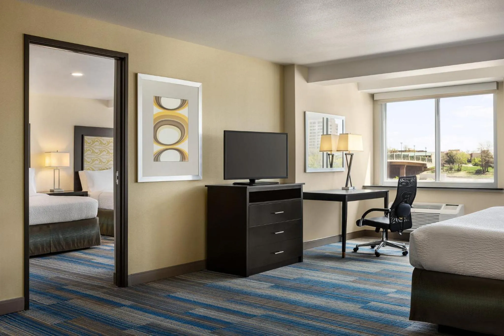 Photo of the whole room, Bed in Holiday Inn Express & Suites Colorado Springs Central by IHG