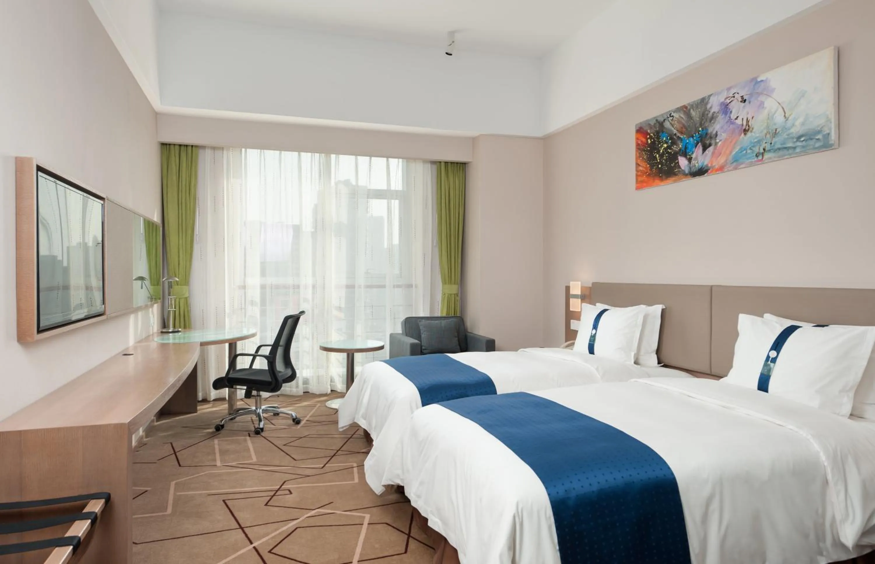 Photo of the whole room, Bed in Holiday Inn Express Chengdu West Gate by IHG
