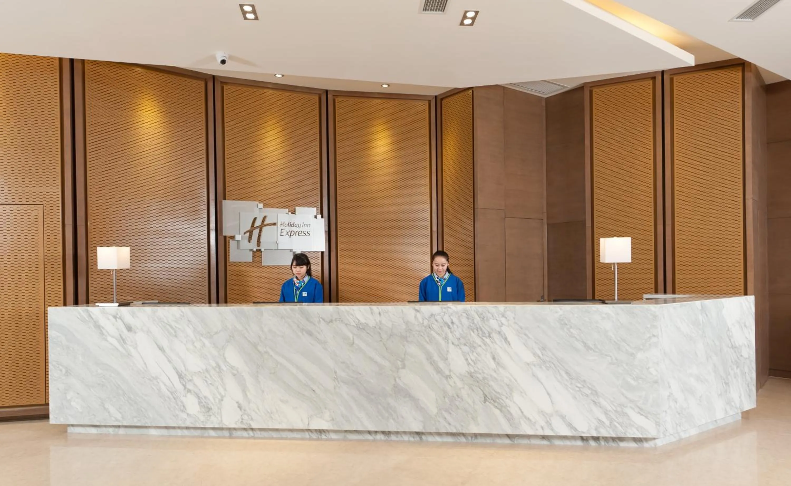Lobby or reception in Holiday Inn Express Chengdu West Gate by IHG
