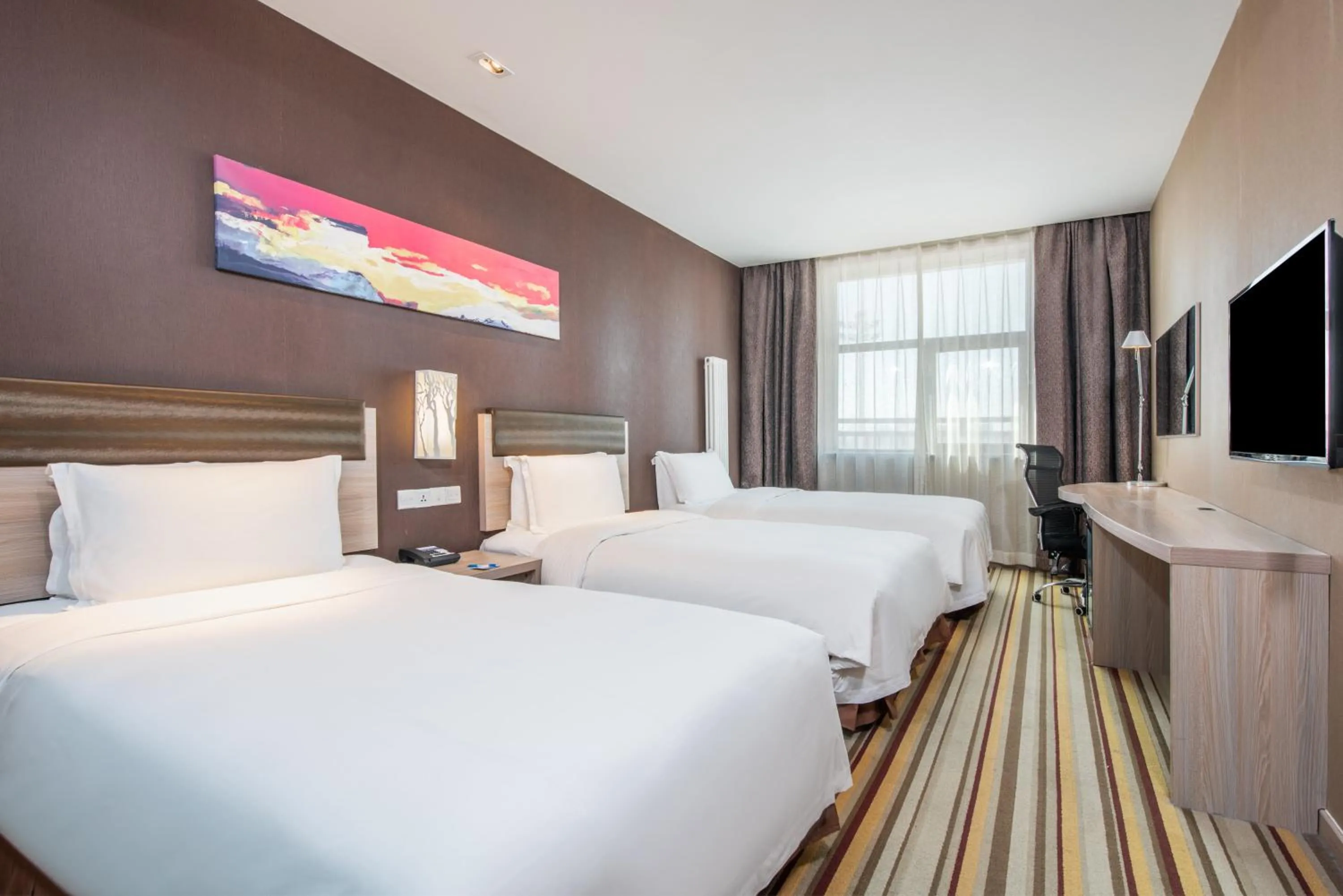 Photo of the whole room, Bed in Holiday Inn Express Changbaishan by IHG