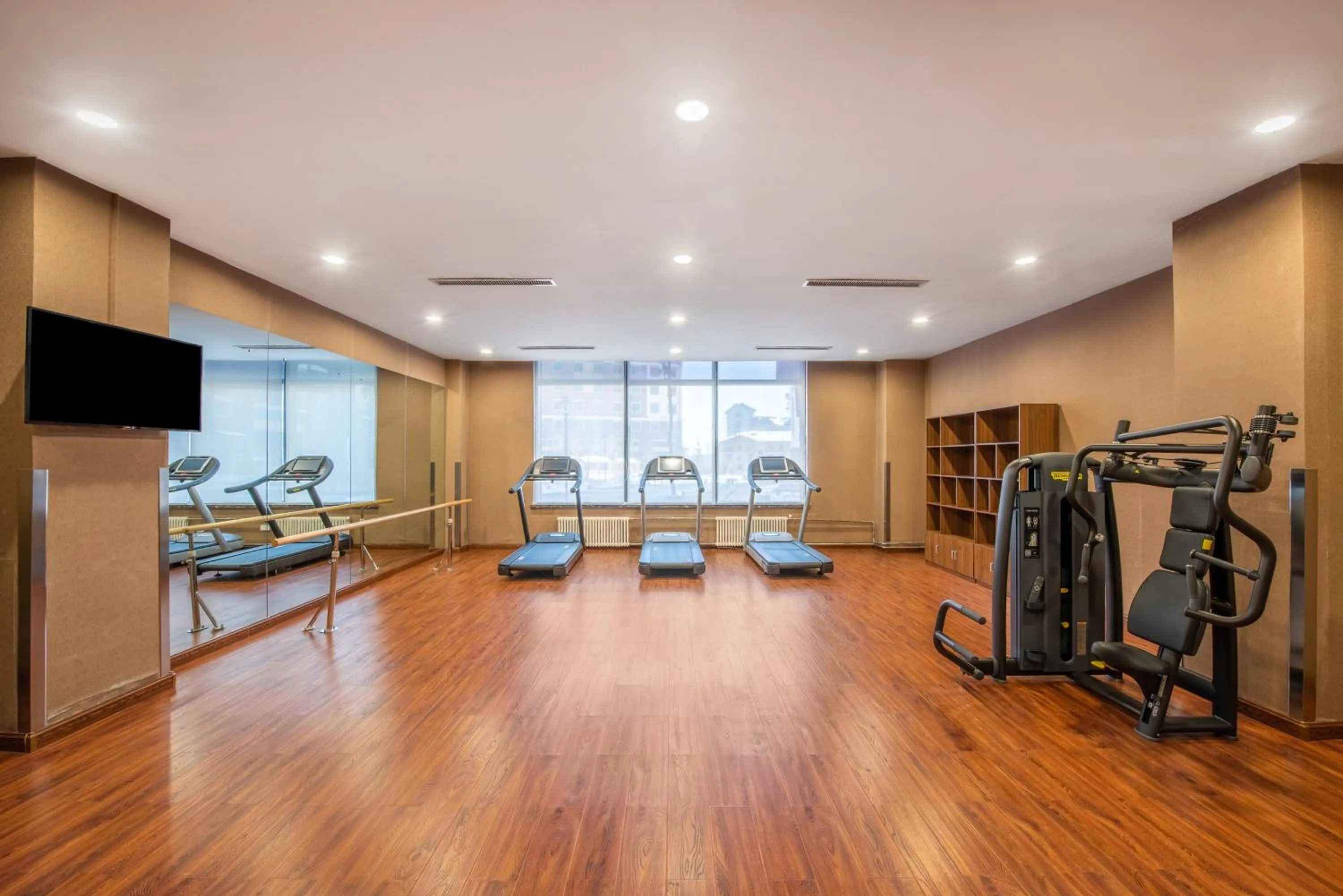 Fitness centre/facilities in Holiday Inn Express Changbaishan by IHG