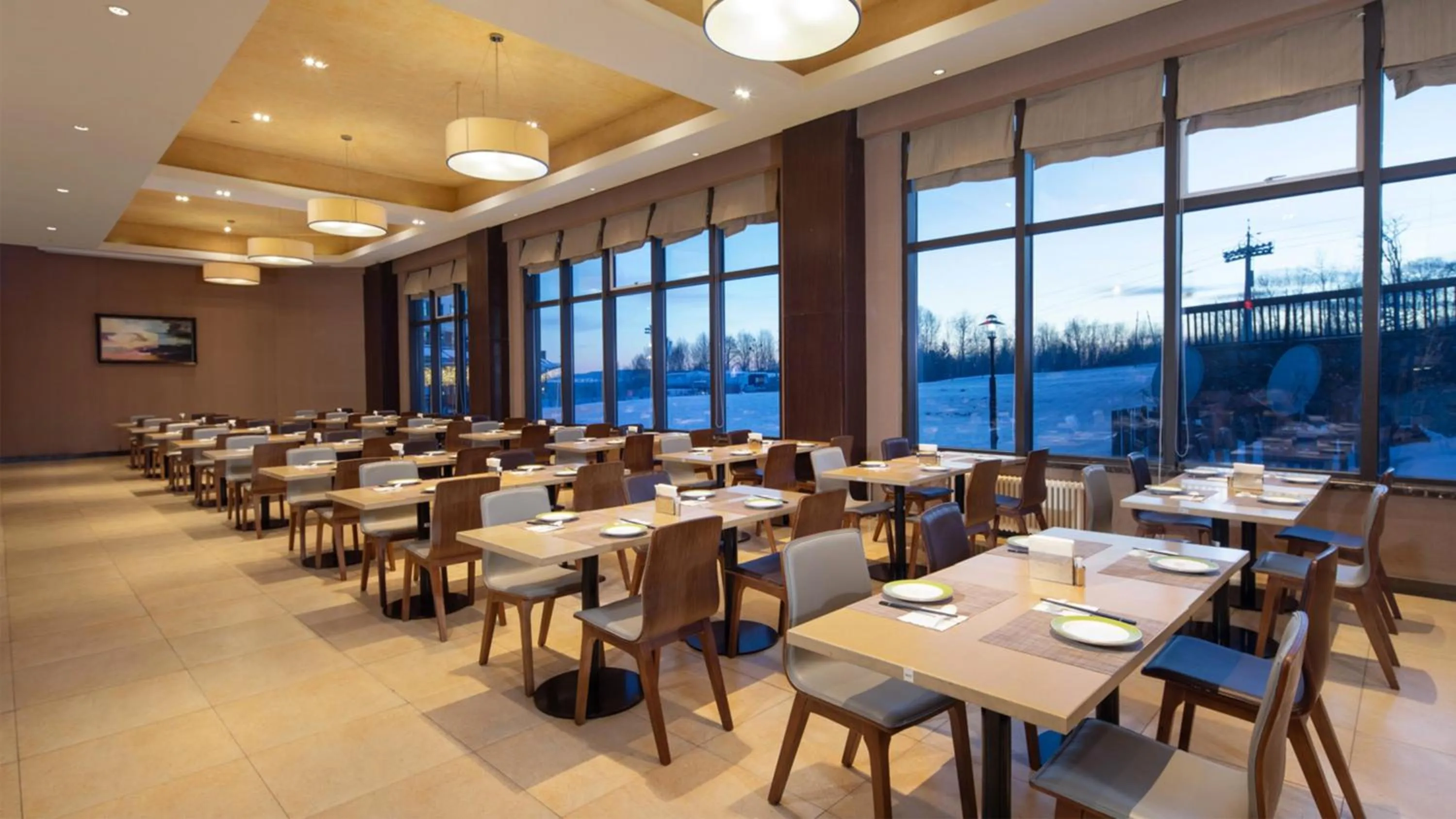 Restaurant/places to eat in Holiday Inn Express Changbaishan by IHG