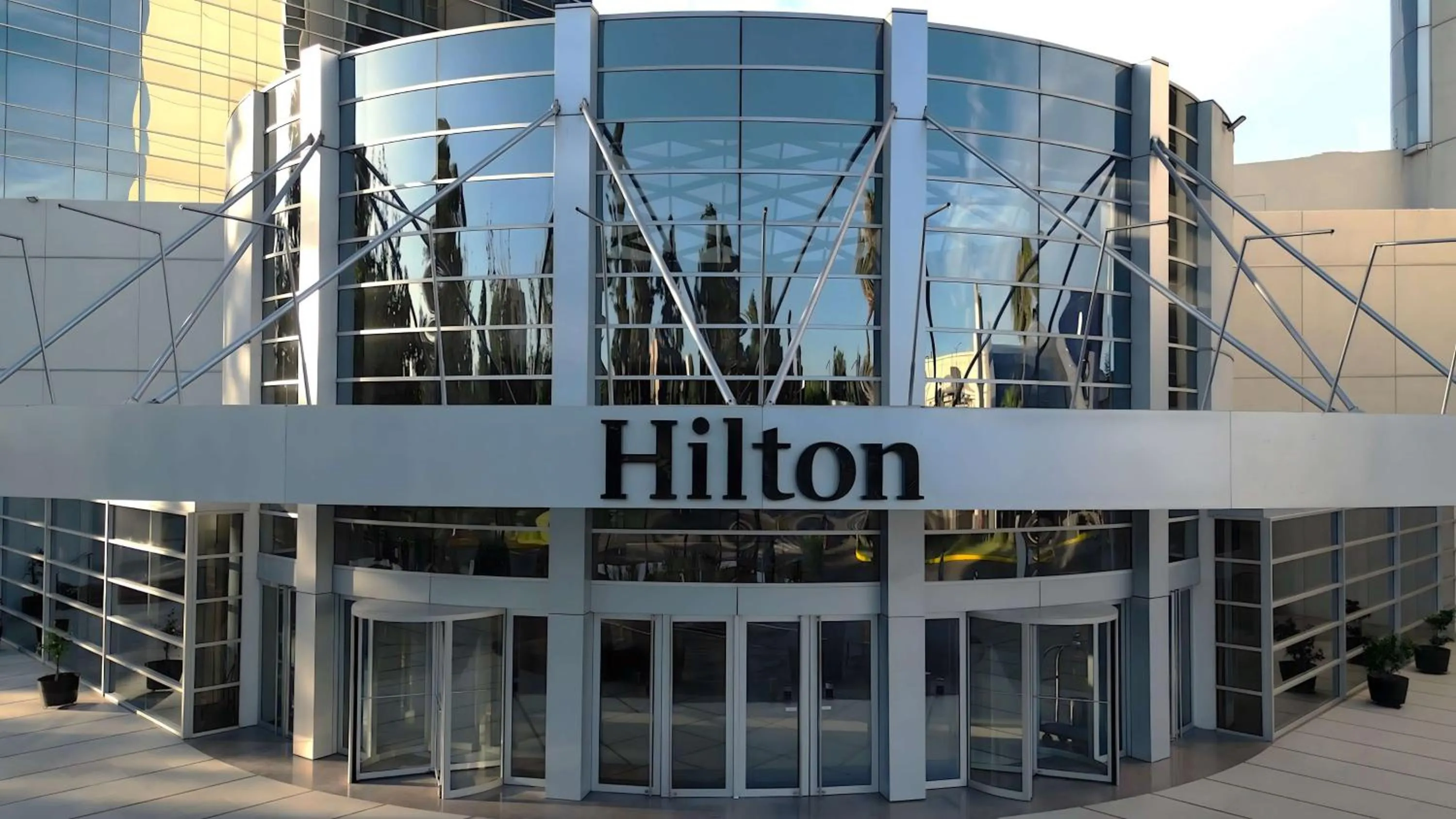 Property building in Hilton Mendoza