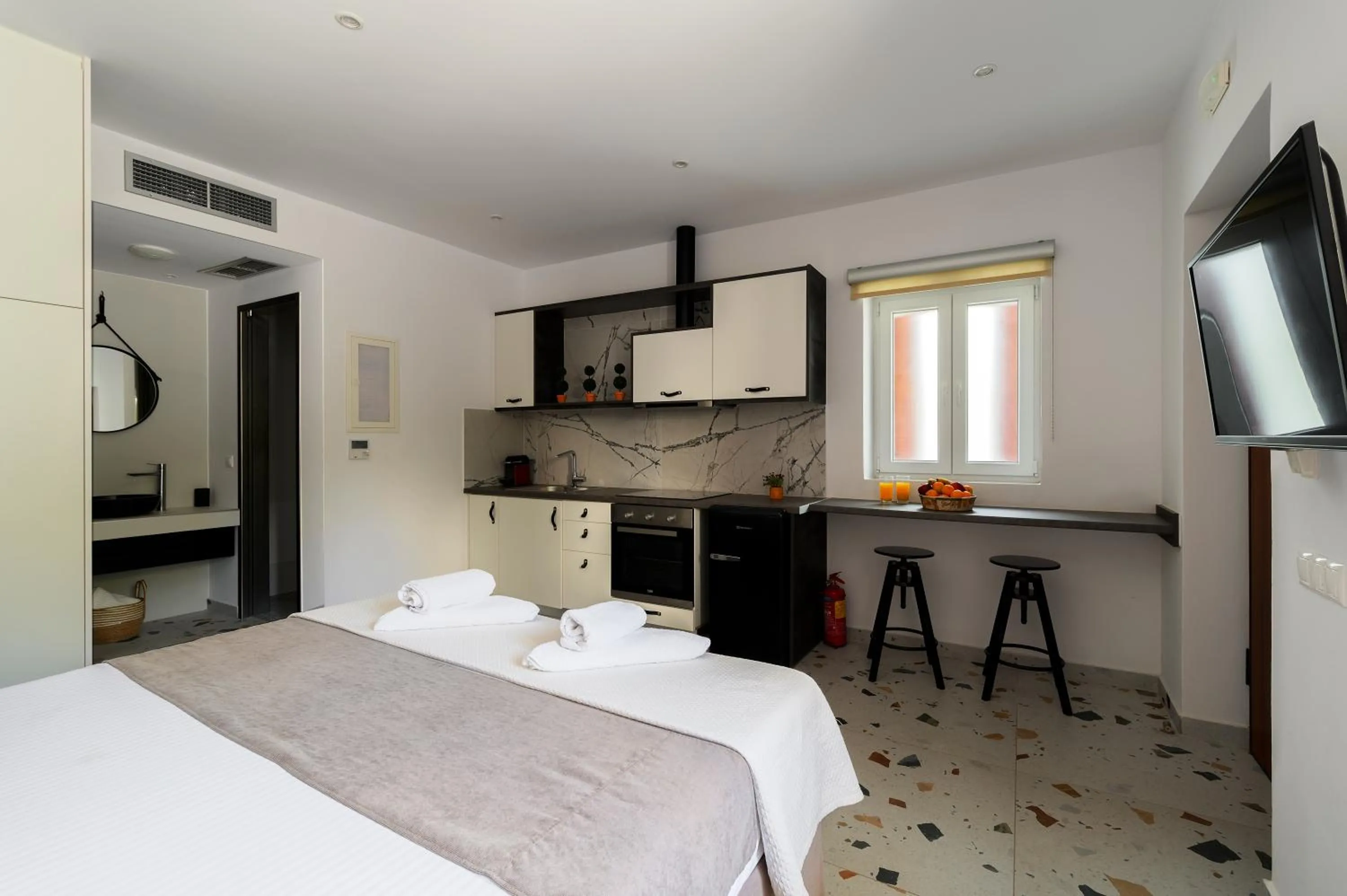 Photo of the whole room, Bed in Blue Sky House