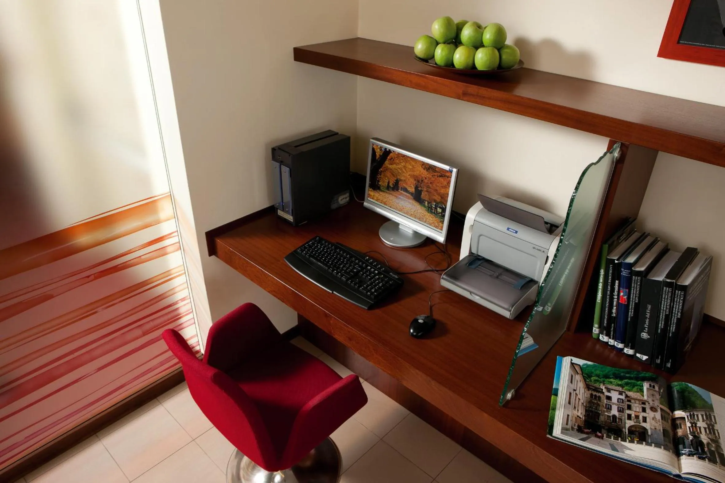 TV and multimedia in BEST WESTERN Titian Inn Hotel Venice Airport