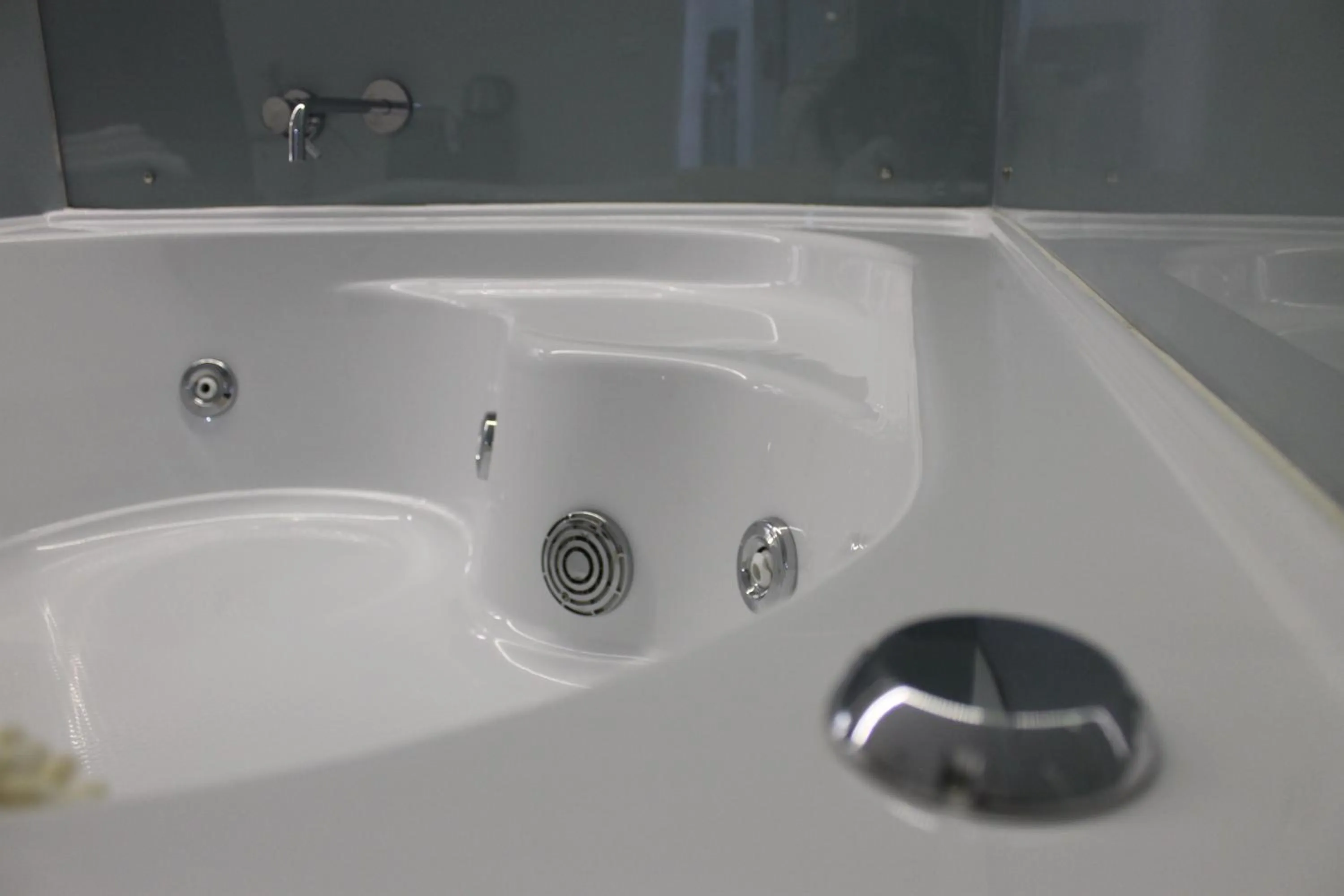 Hot Tub in Zaro Suites B&B