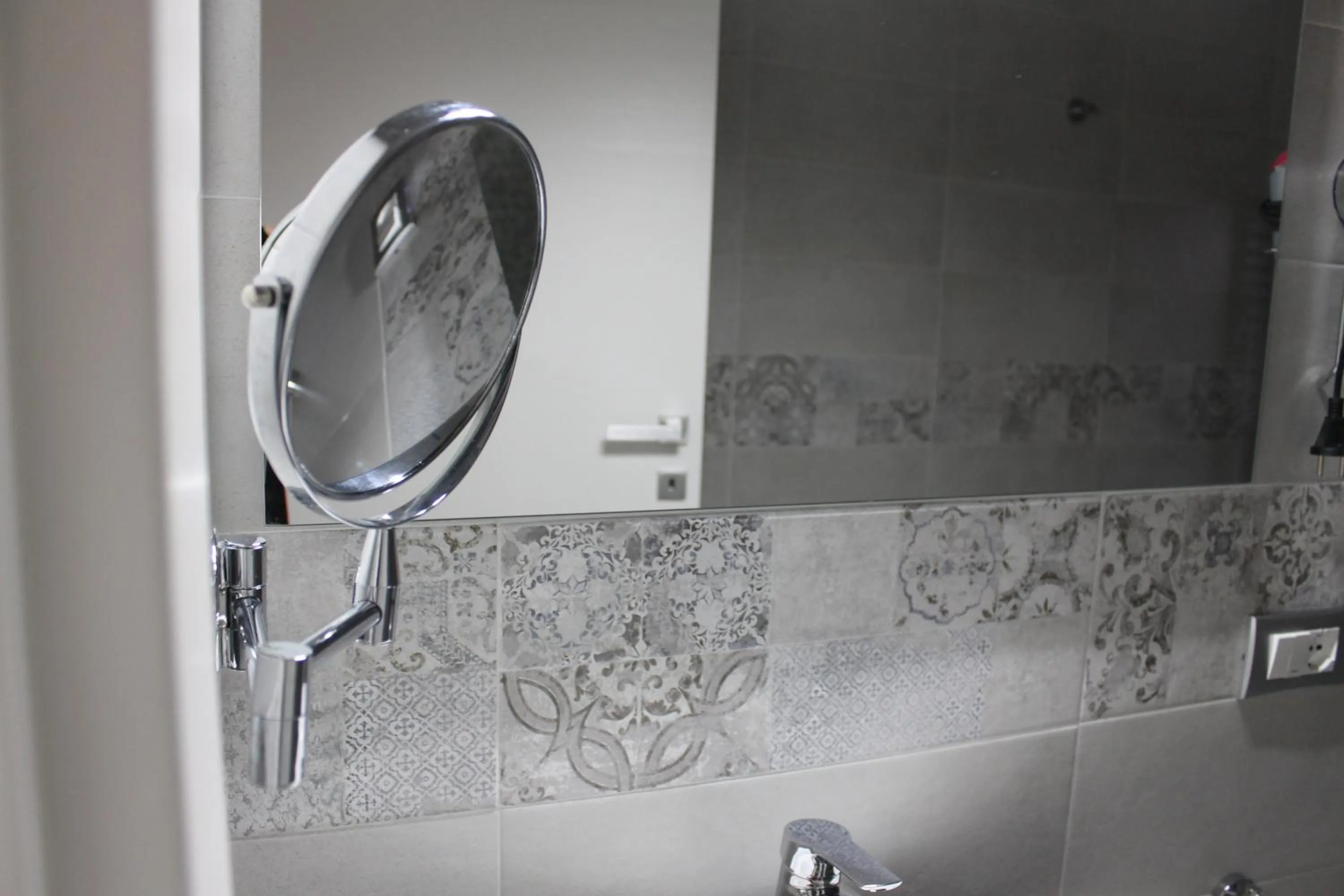 Bathroom in Zaro Suites B&B