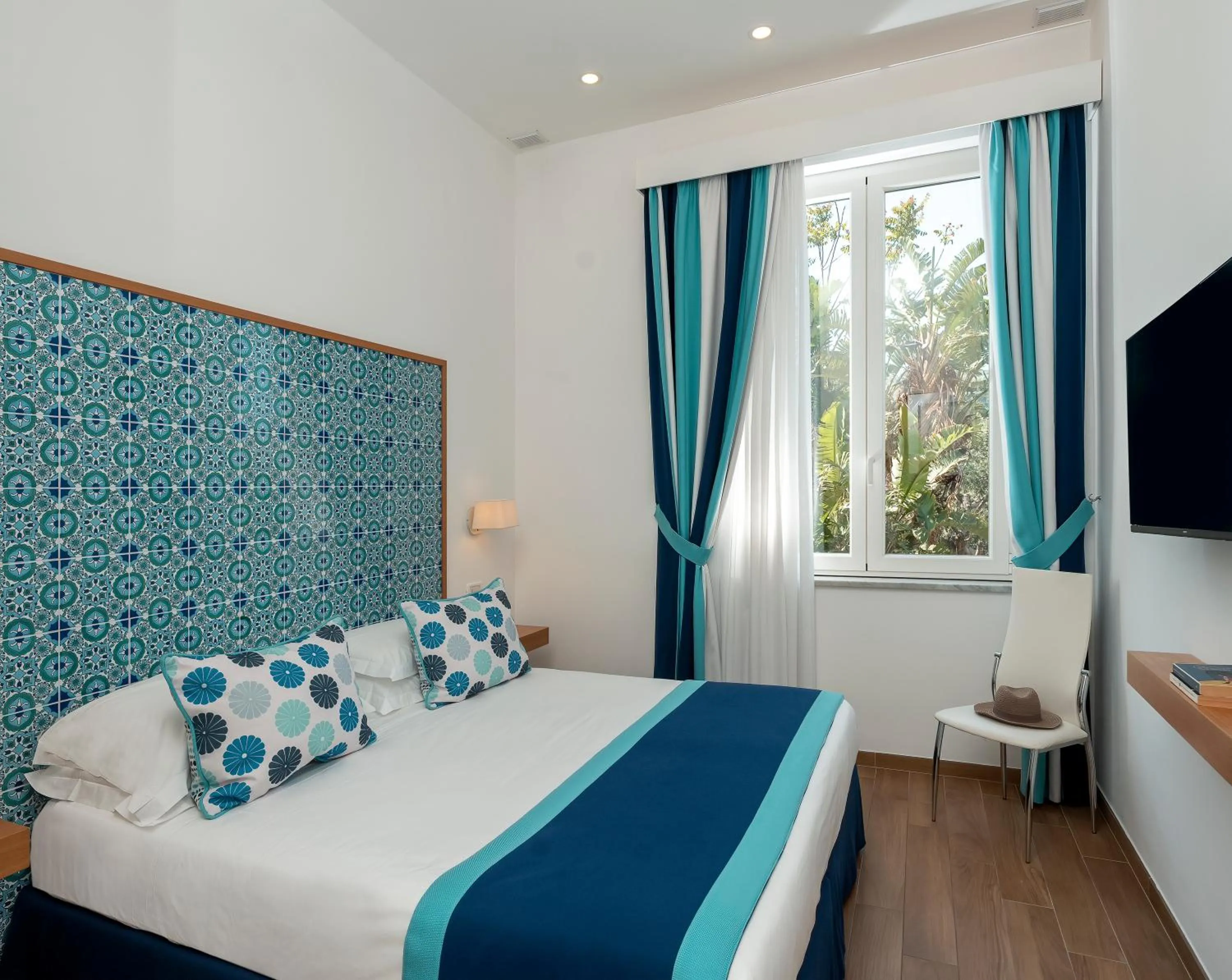 Bed in Hotel Miramare