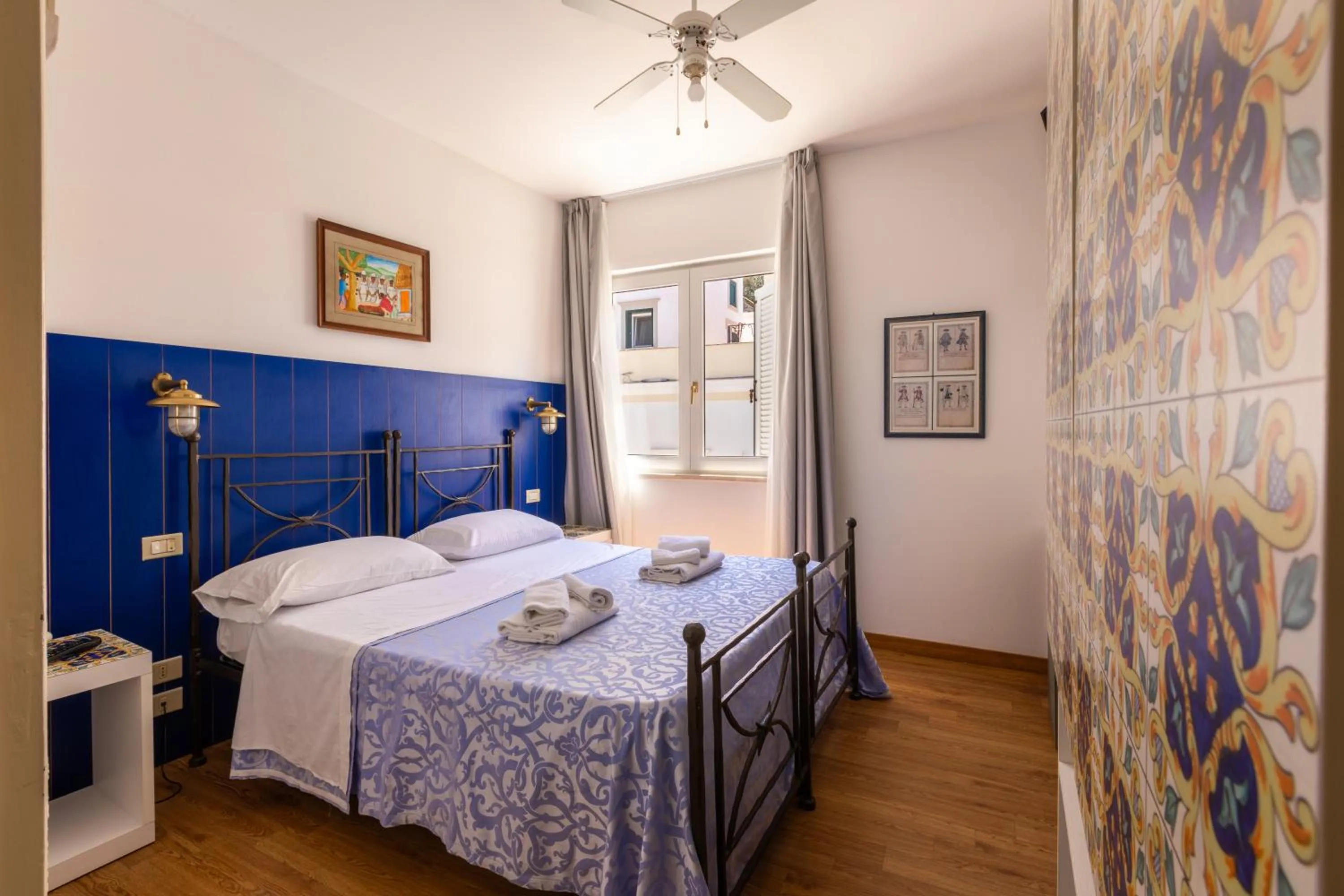 Bedroom, Bed in Hotel Torre Dei Borboni