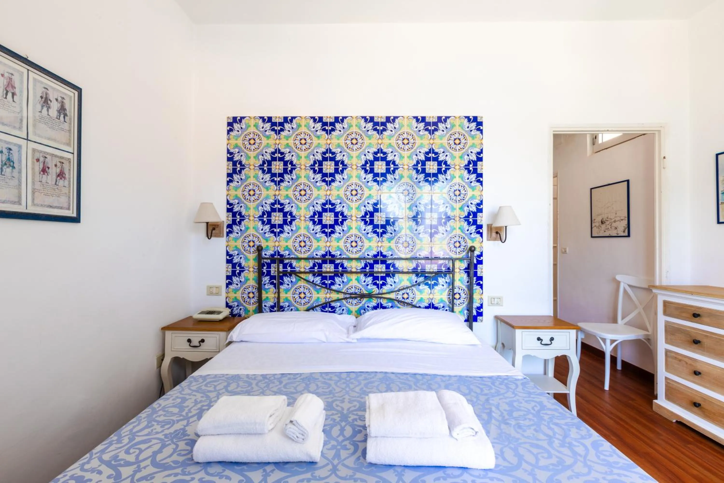 Photo of the whole room, Bed in Hotel Torre Dei Borboni