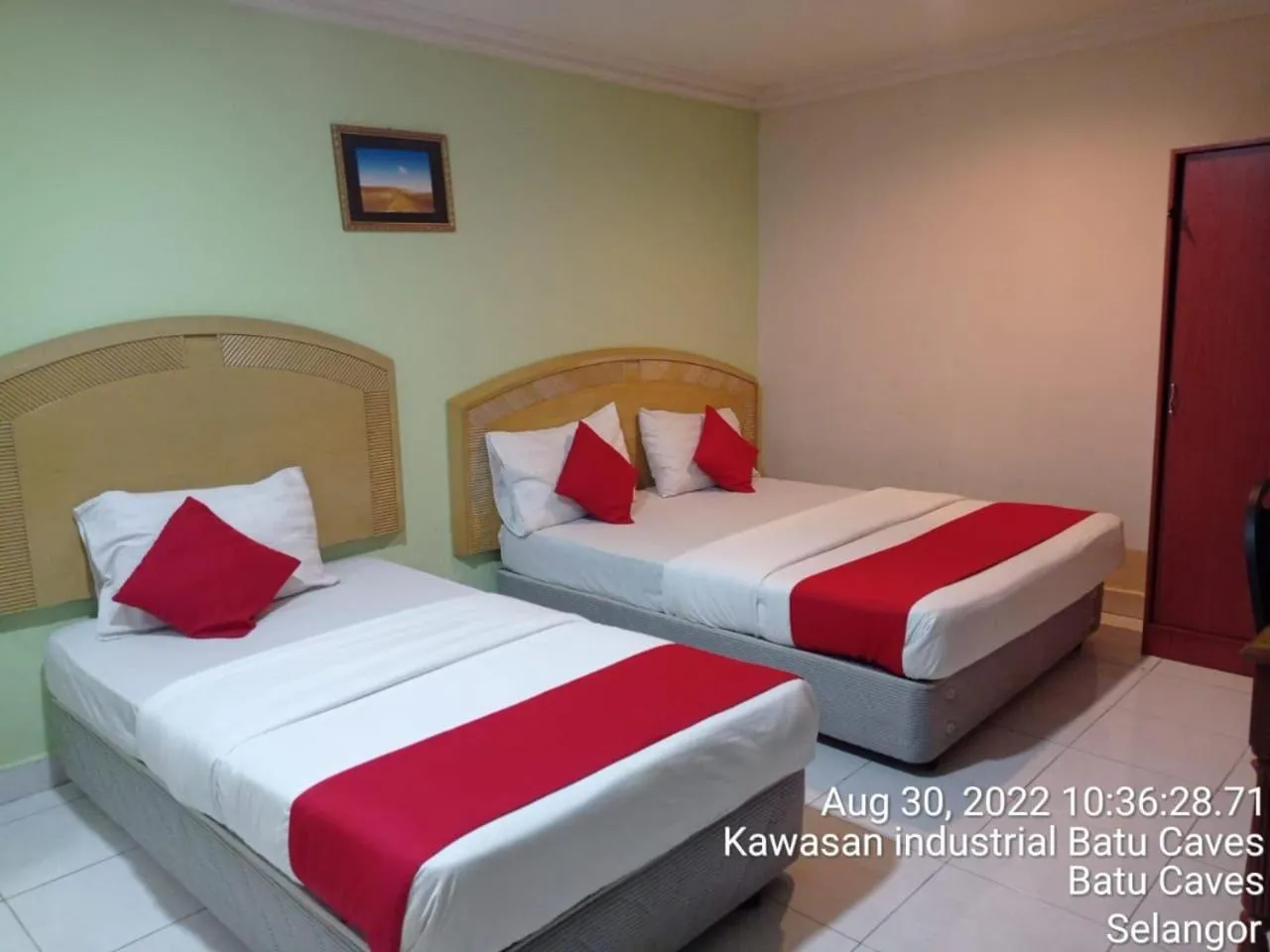 Bed in HOTEL SAHARA INN BATU CAVES