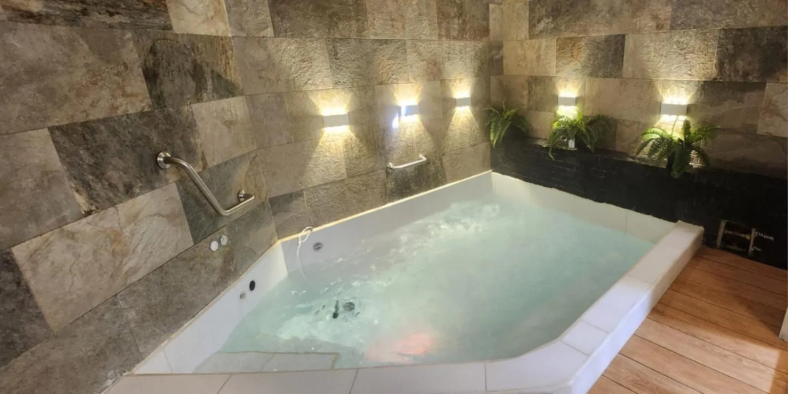 Hot Spring Bath in Hotel Serra Nova