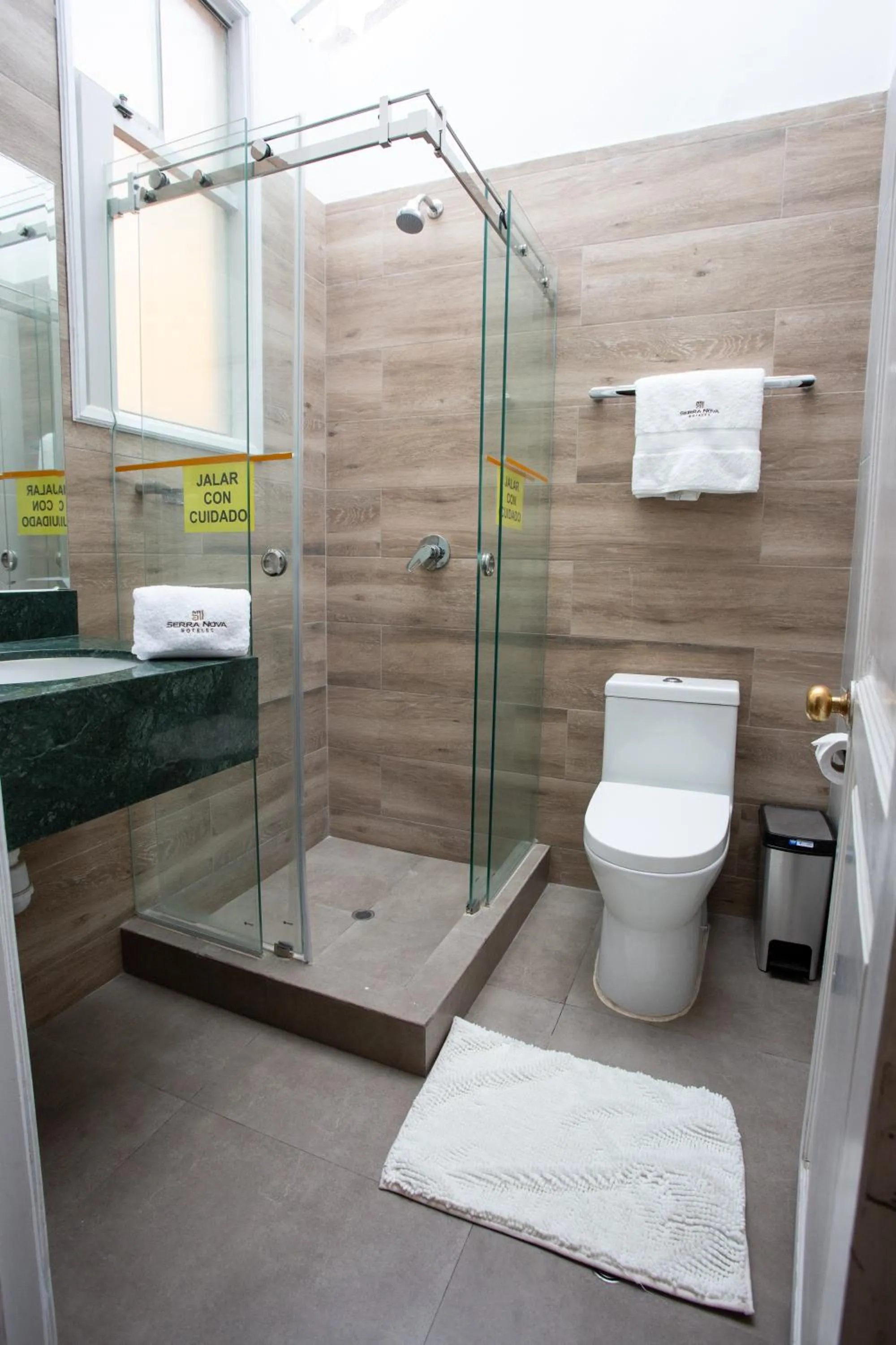 Bathroom in Hotel Serra Nova