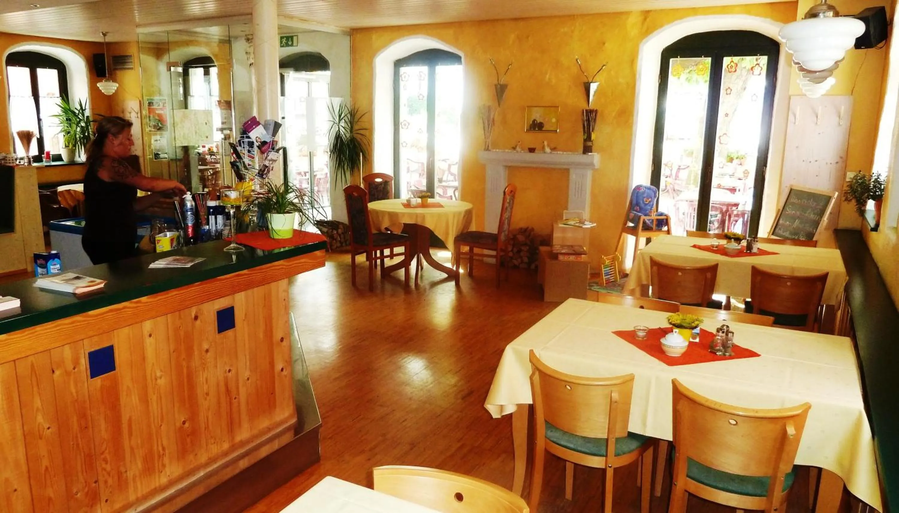 Restaurant/places to eat in MB Hotel Weißer Hirsch