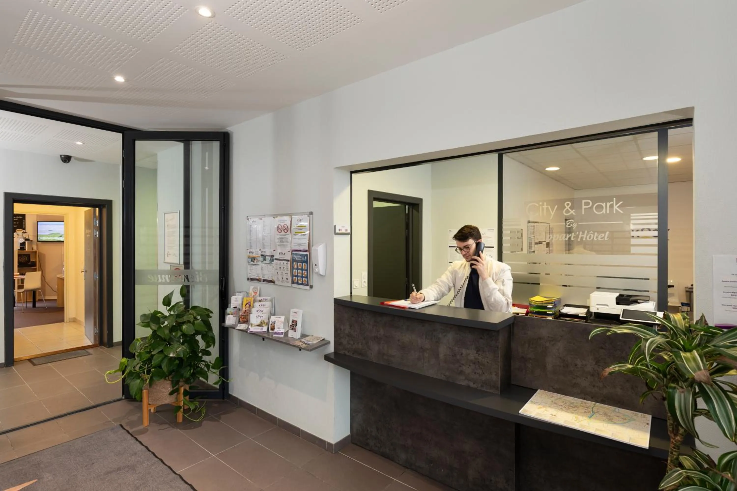 Lobby or reception in Kosy Appart'hotels Troyes City & Park