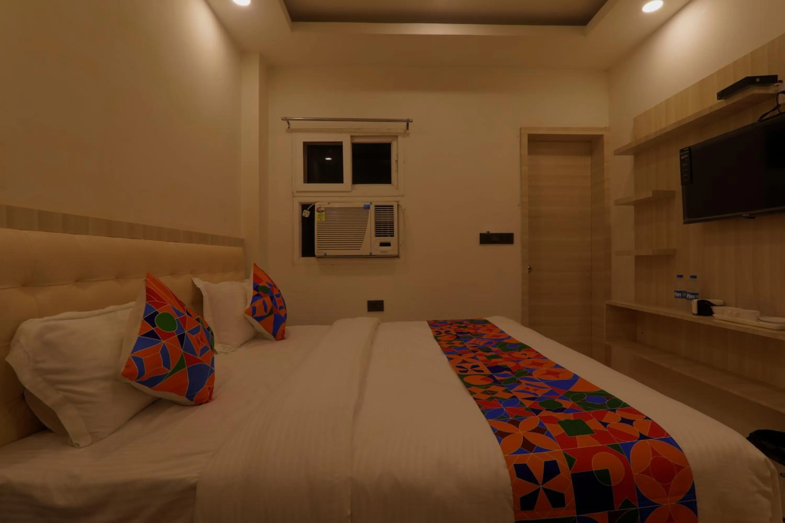 Bed in Shri Tirupati Residency