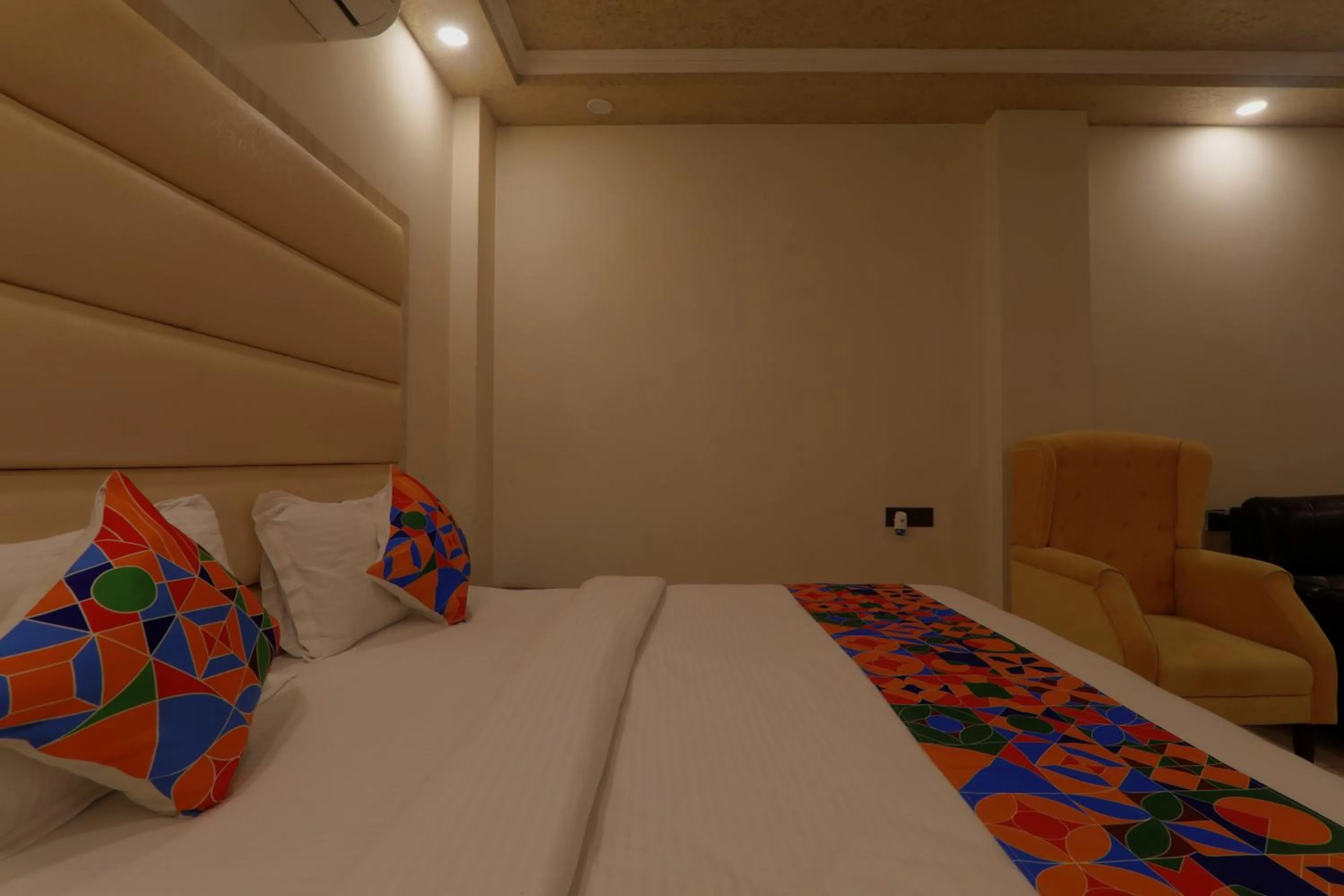 Bed in Shri Tirupati Residency