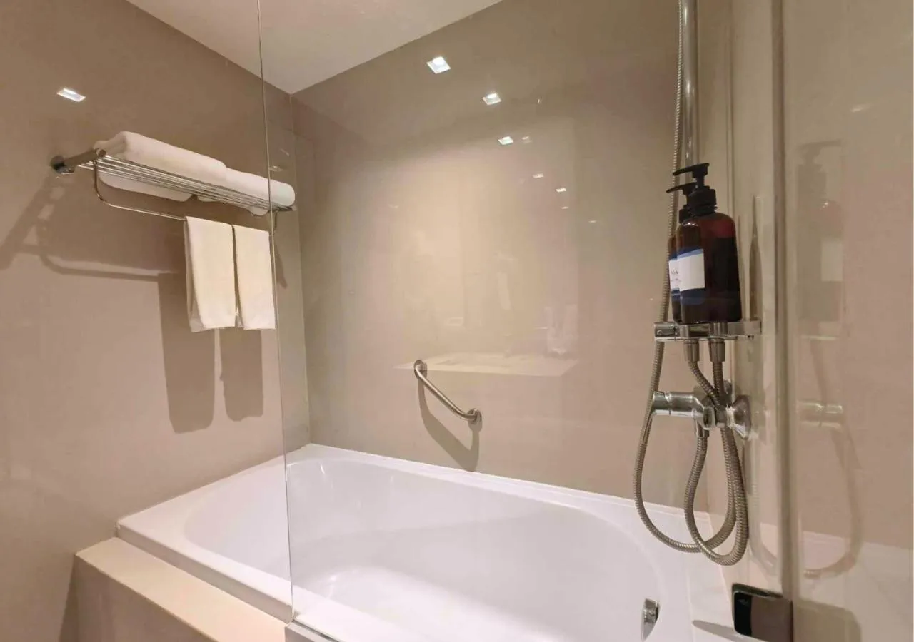 Shower in Away Bangkok Riverside Kene