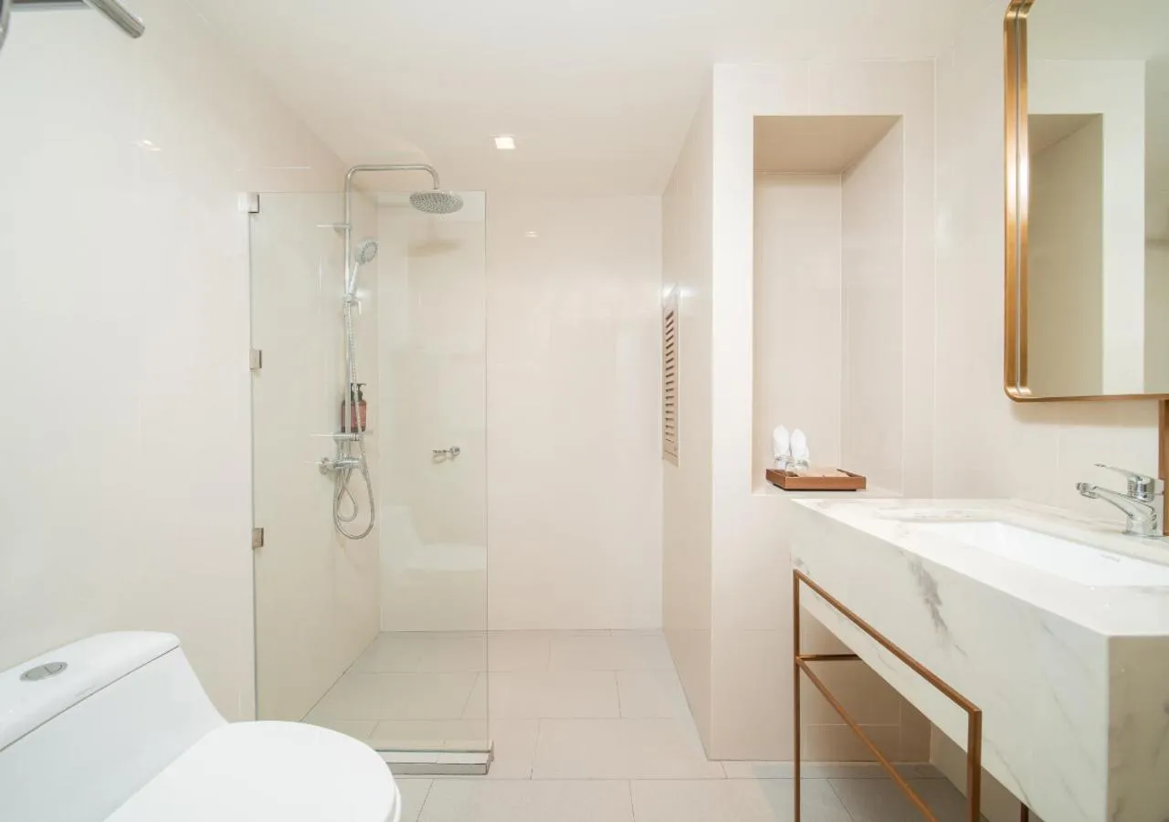 Shower in Away Bangkok Riverside Kene