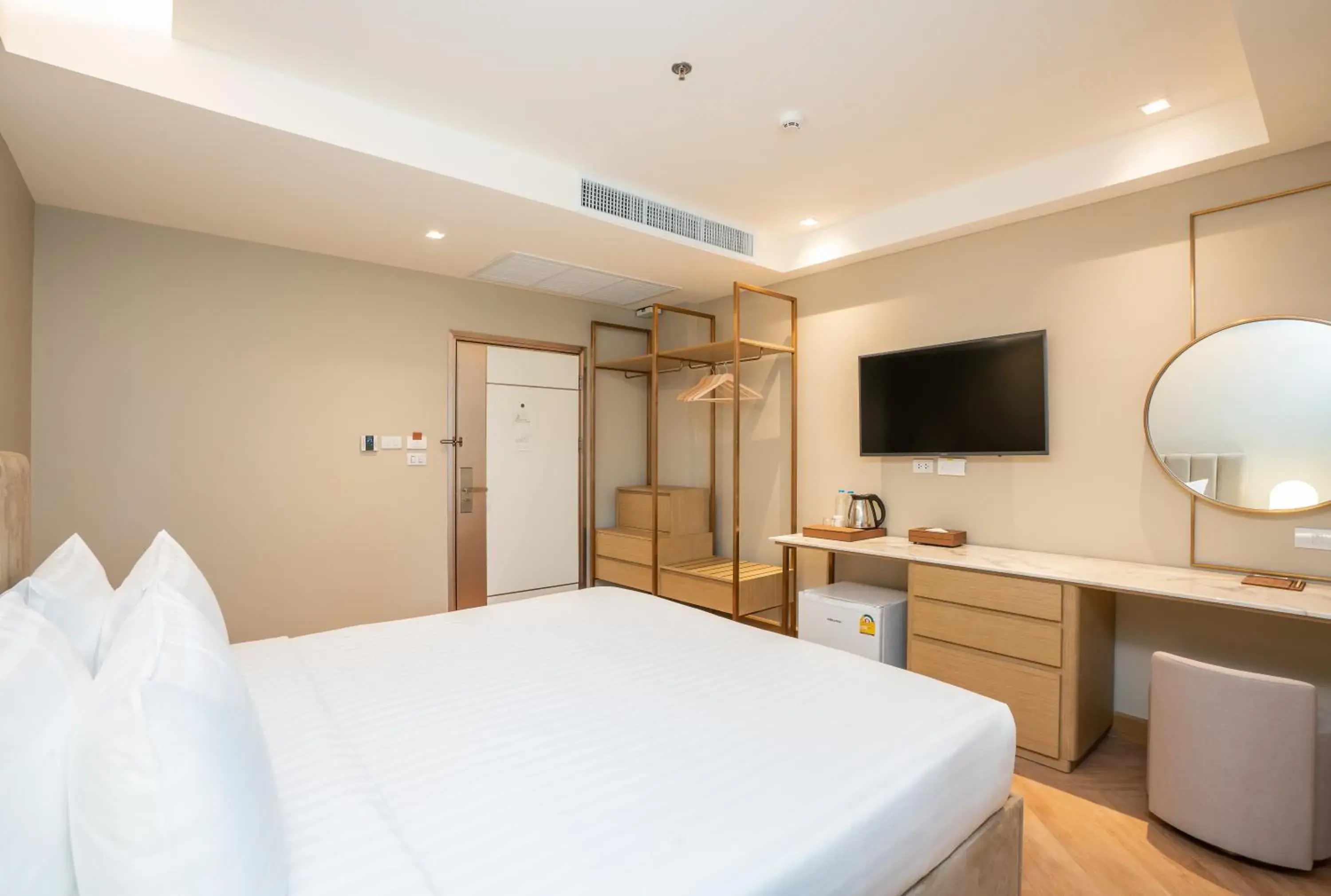 Cool Pool Side in Away Bangkok Riverside Kene Cool Pool Side in Away Bangkok Riverside Kene