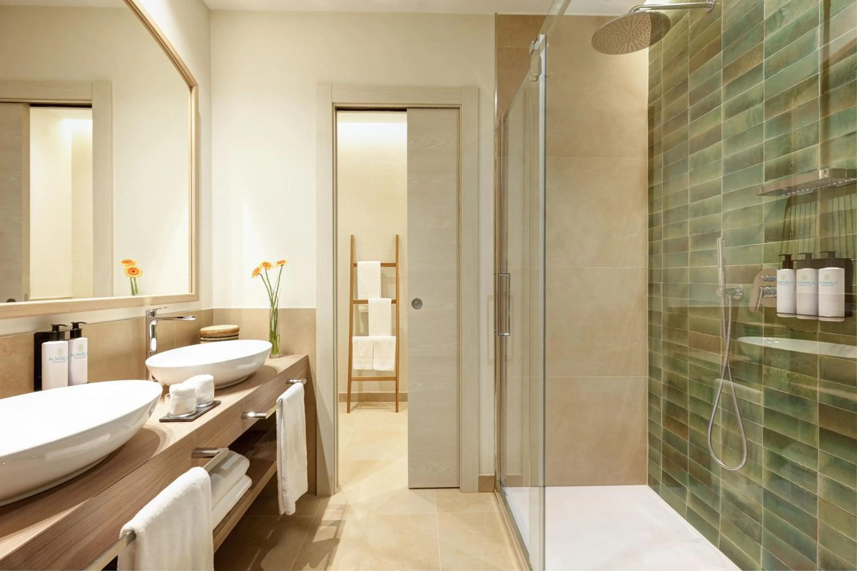 Shower in Almar Timi Ama Villasimius