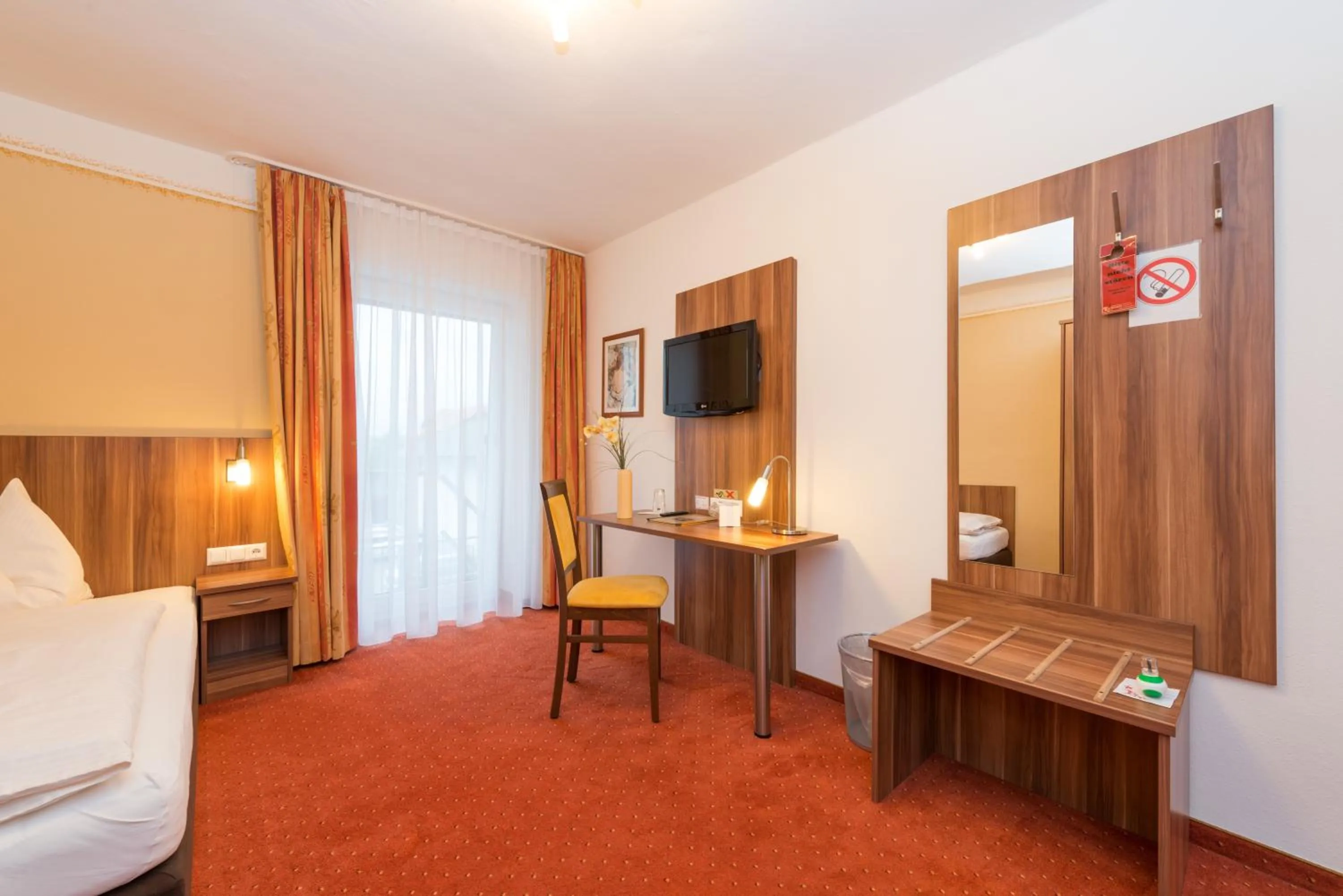 Decorative detail, Bed in Kirchenwirt Irrsdorf Familie Schinwald