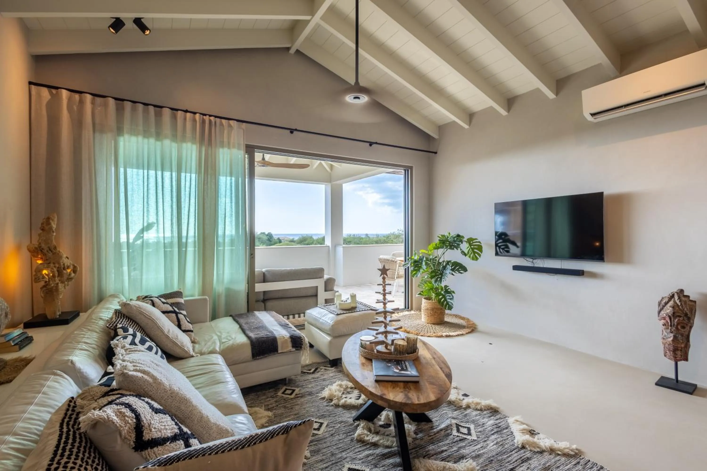 The Reef - Blue Bay Golf & Beach Resort