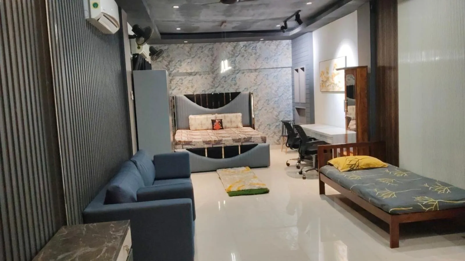 Bed in The PALM SUITES , Incredible India Tourism