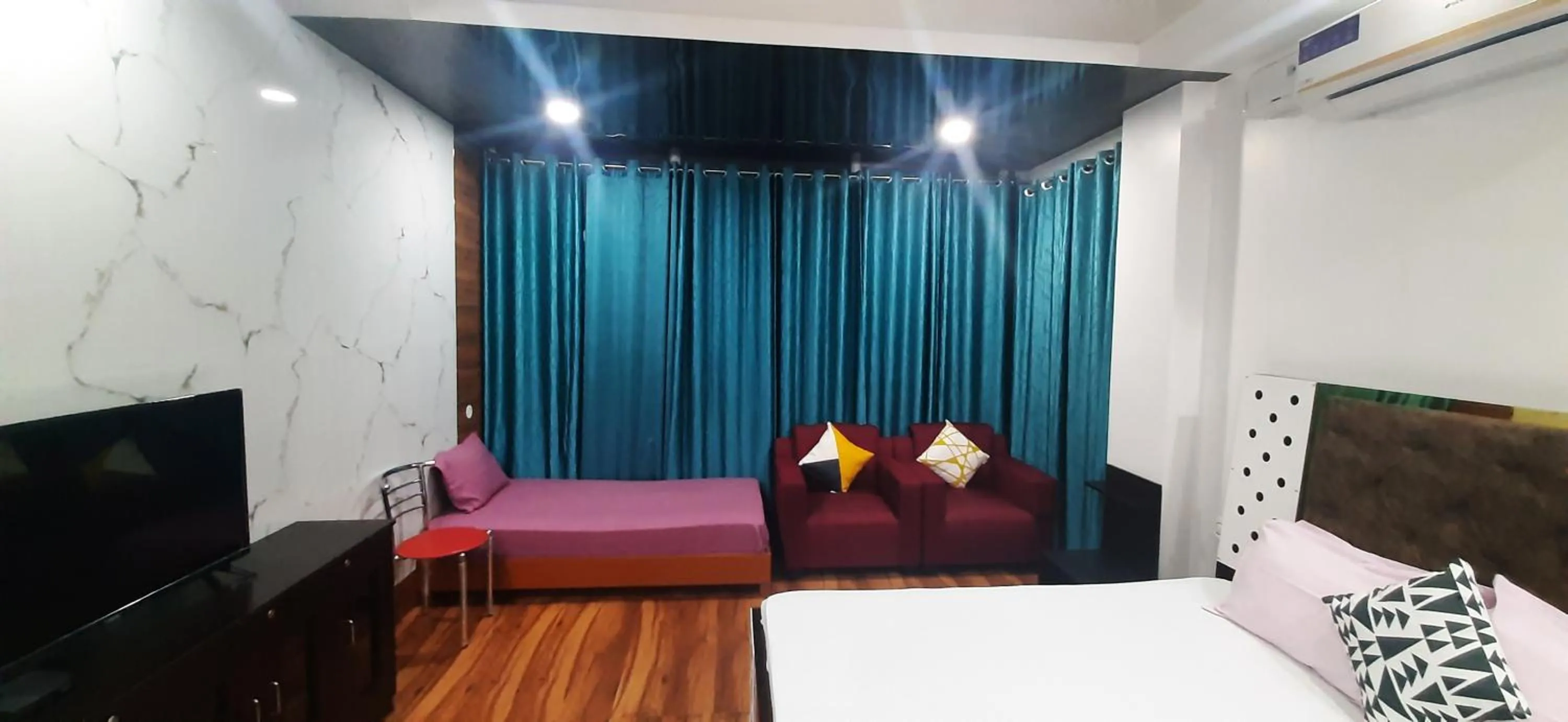 Bed in The PALM SUITES , Incredible India Tourism