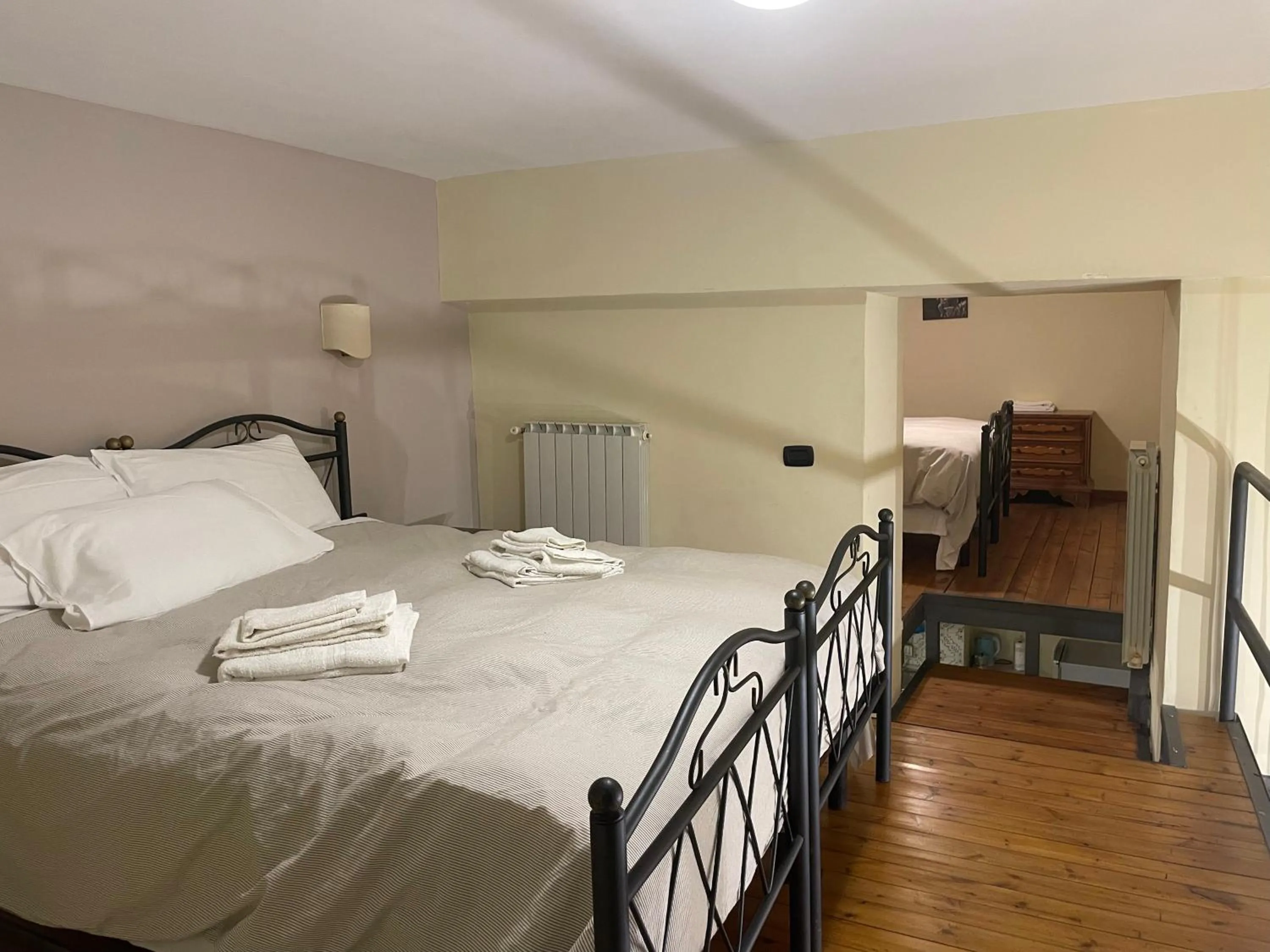 Bedroom, Bed in Case Così Apartments - Napoli