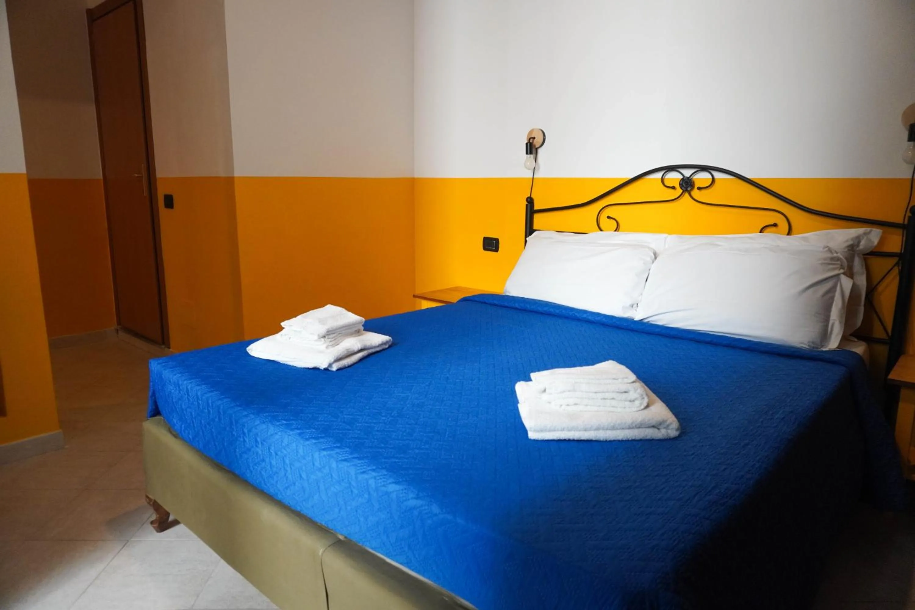 Bed in Case Così Apartments - Napoli