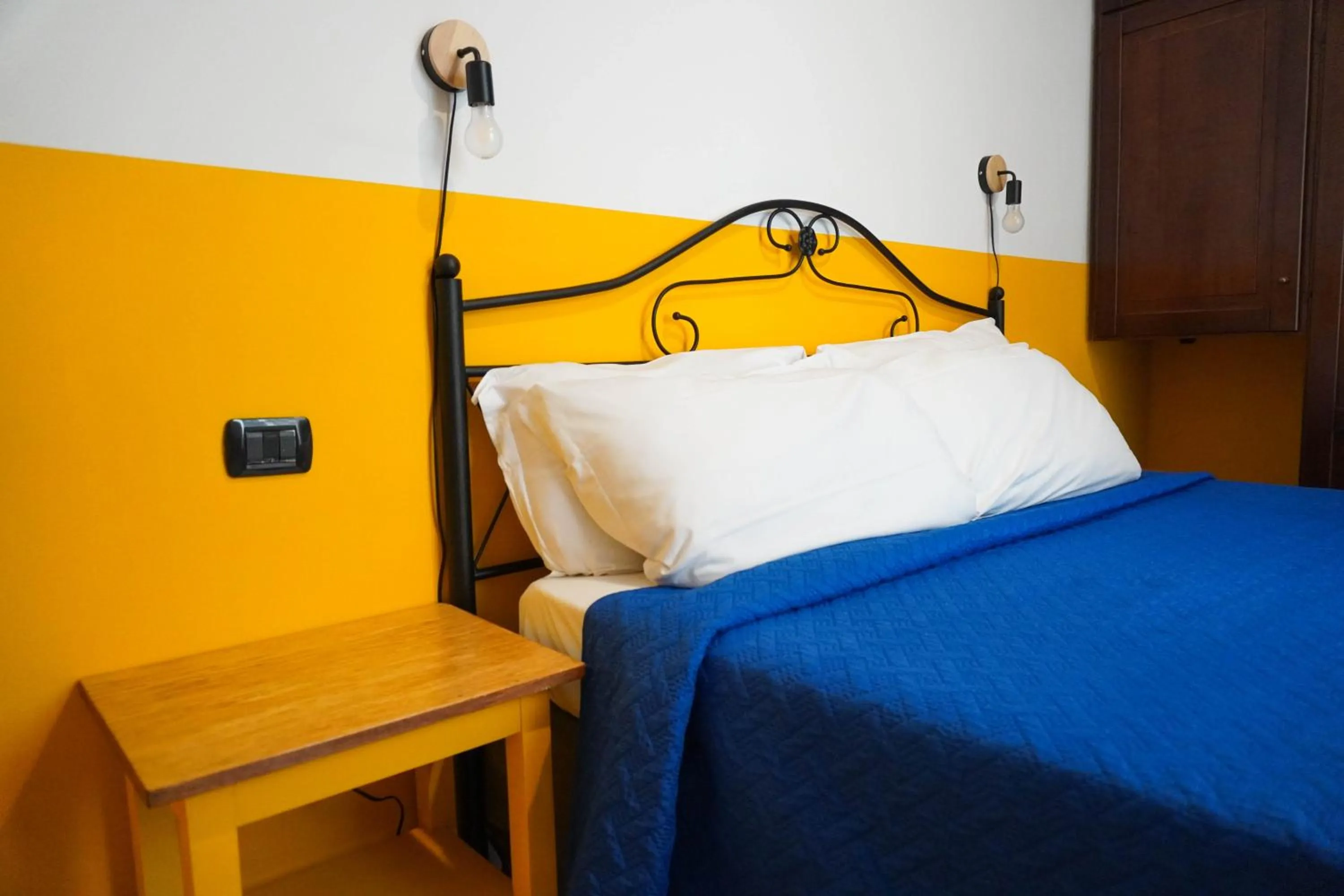 Bed in Case Così Apartments - Napoli