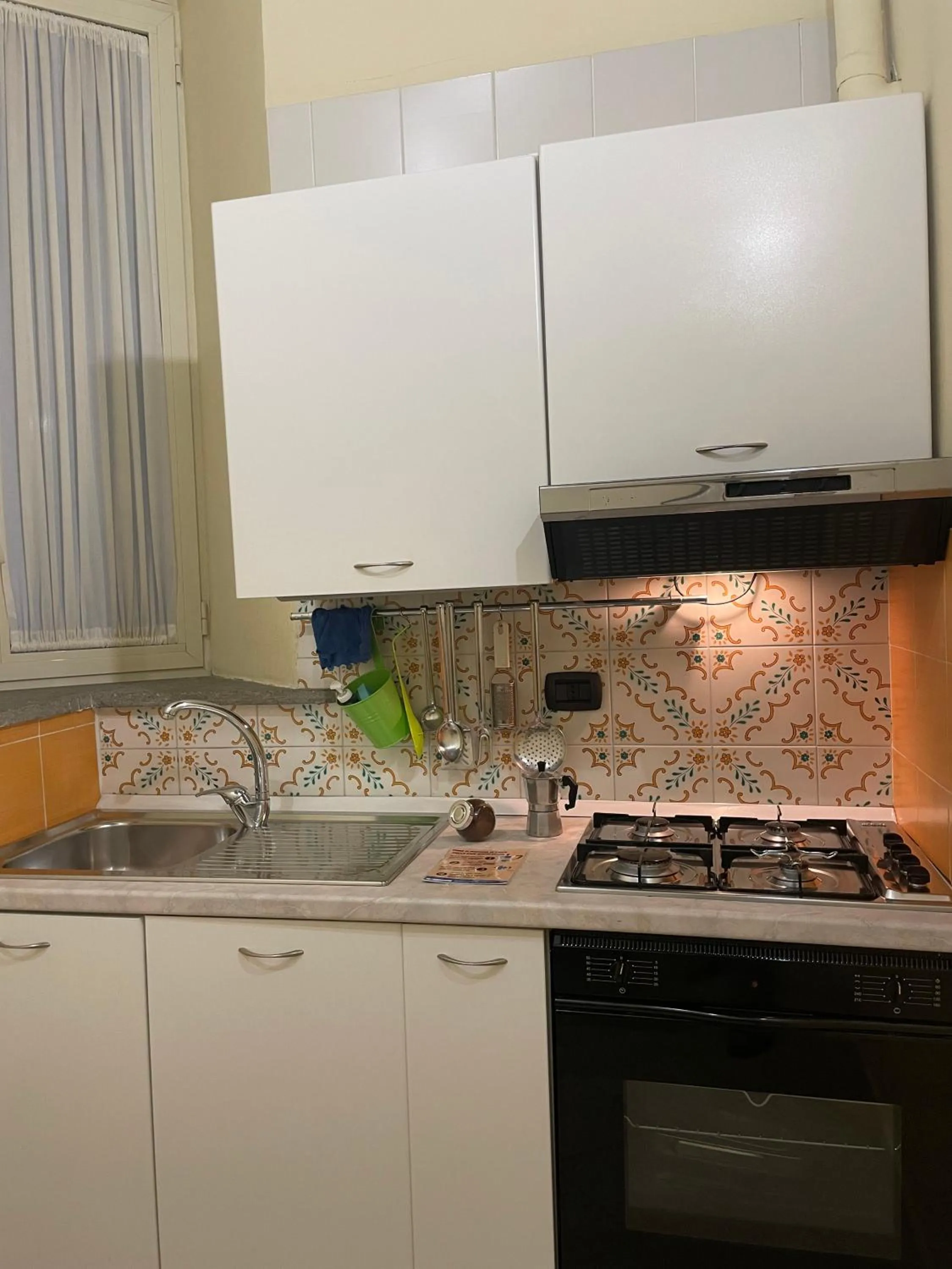 Kitchen or kitchenette in Case Così Apartments - Napoli