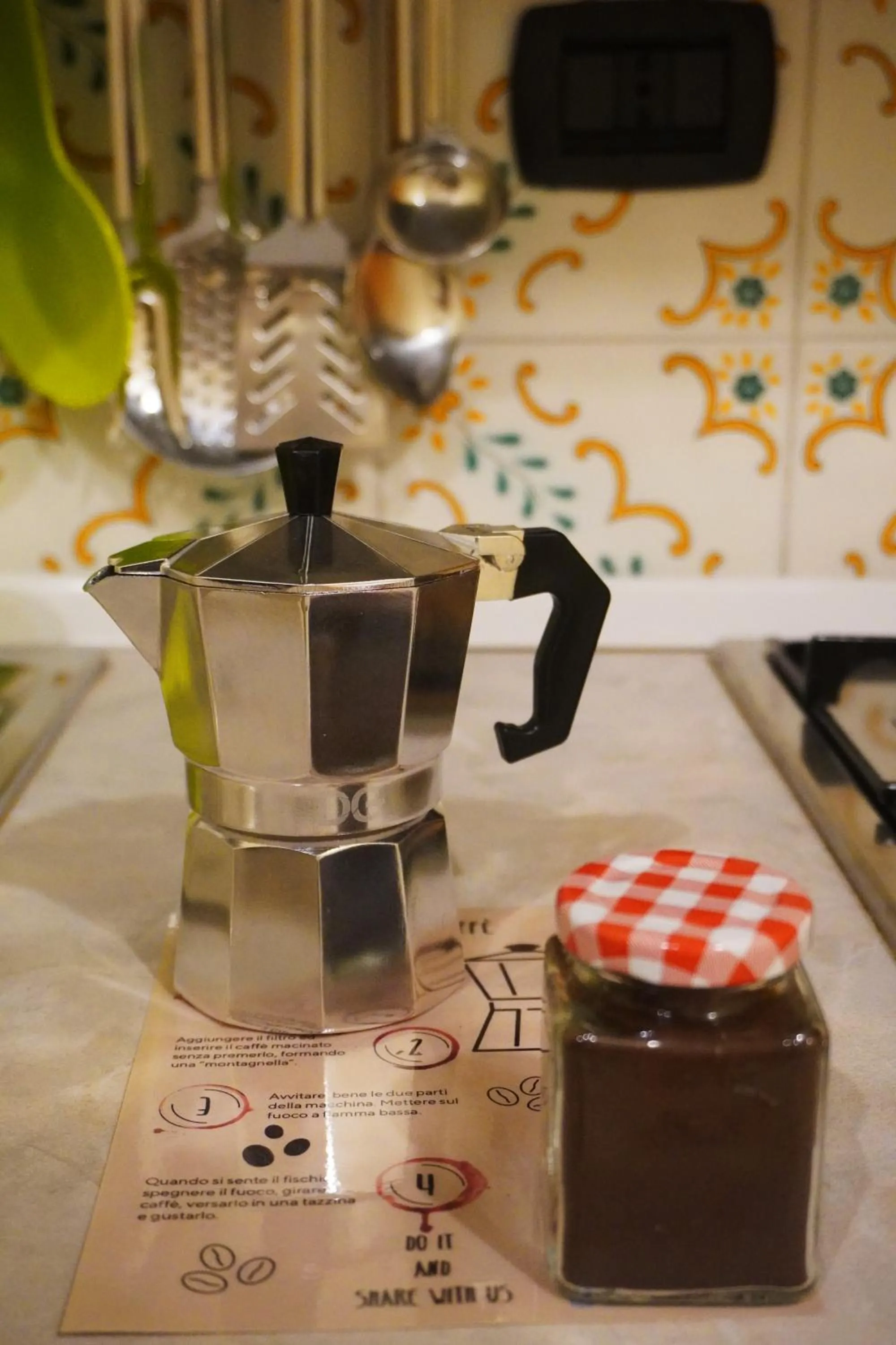 Coffee/tea facilities in Case Così Apartments - Napoli