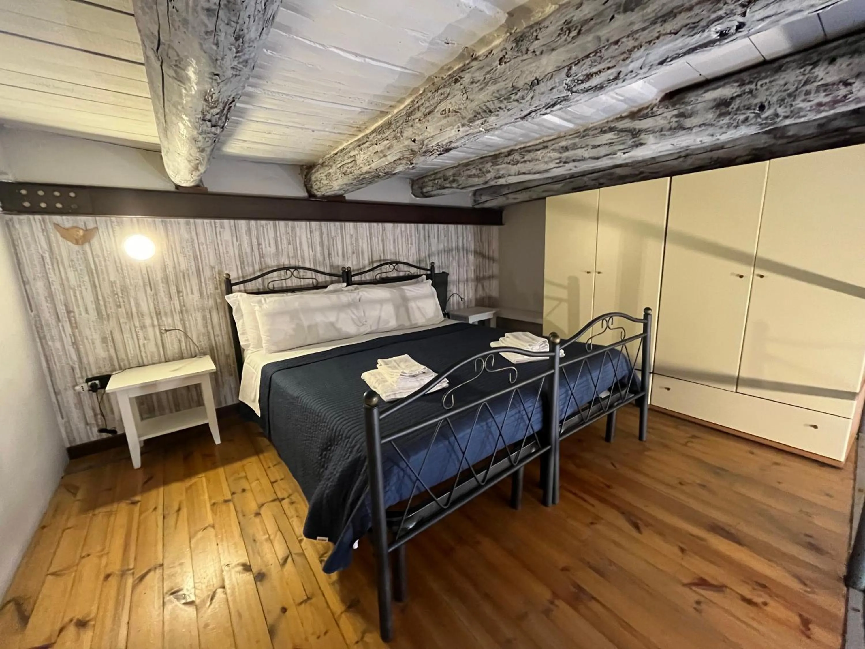 Bed in Case Così Apartments - Napoli