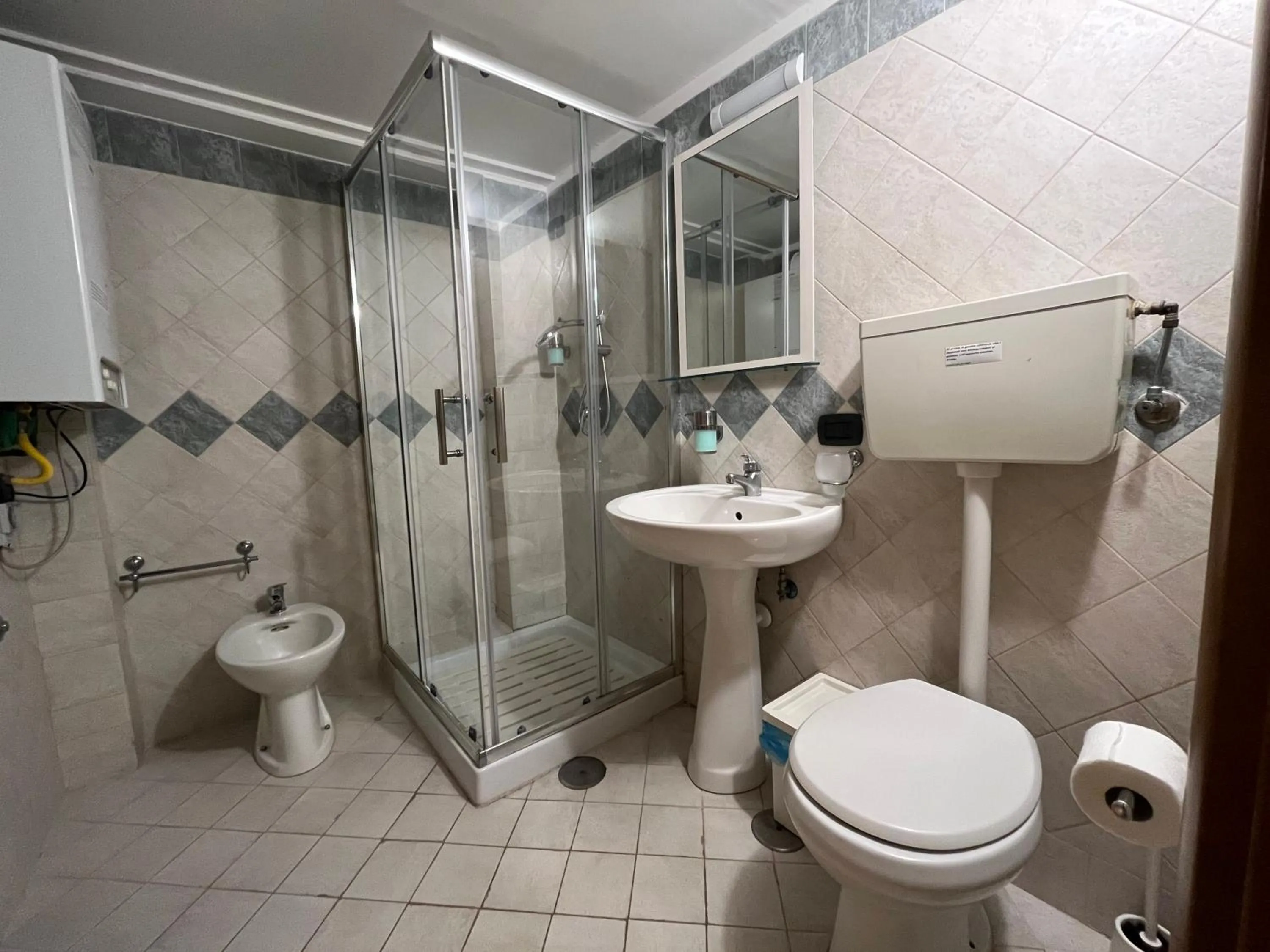 Shower in Case Così Apartments - Napoli