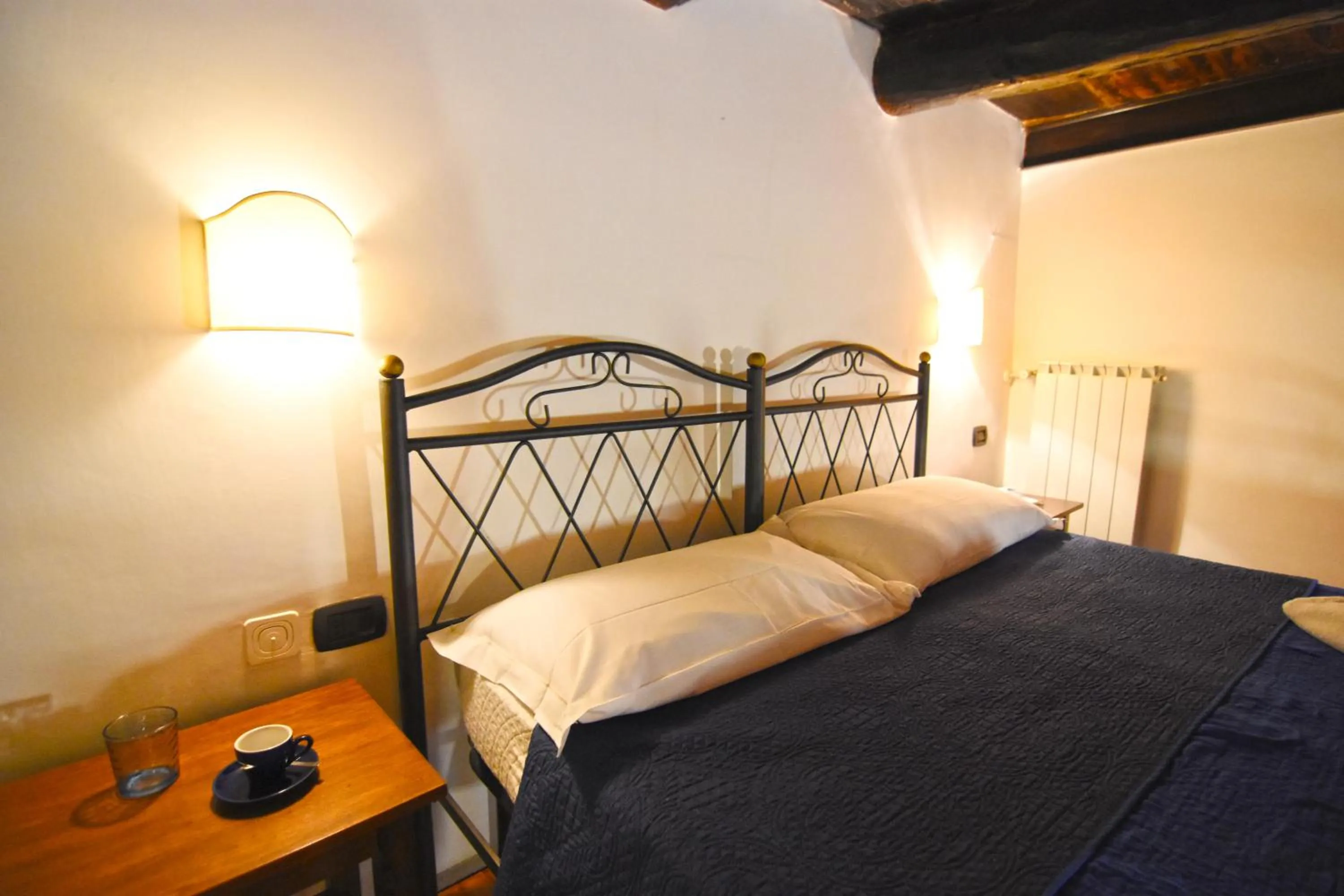 Bedroom, Bed in Case Così Apartments - Napoli