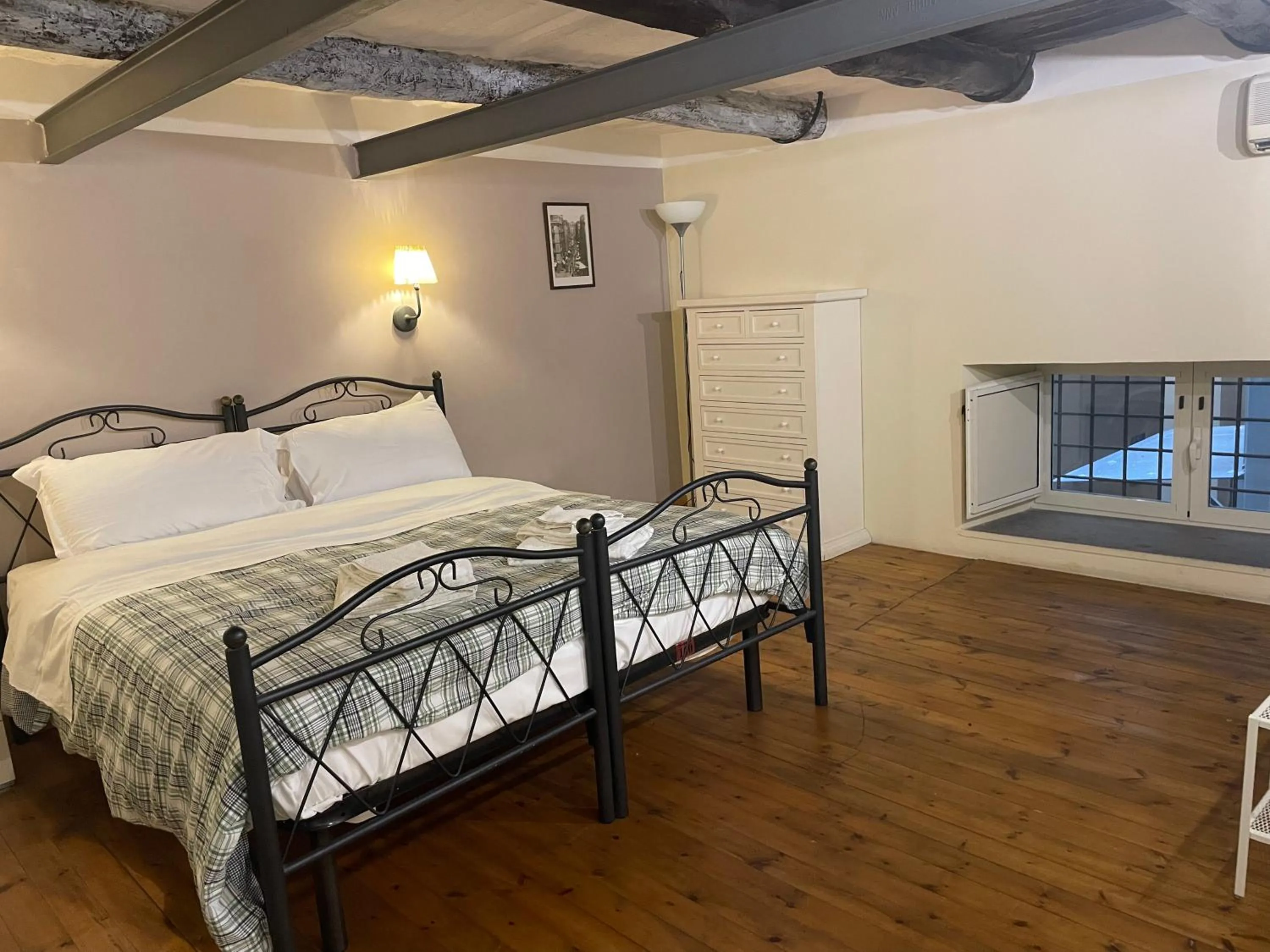 Bed in Case Così Apartments - Napoli