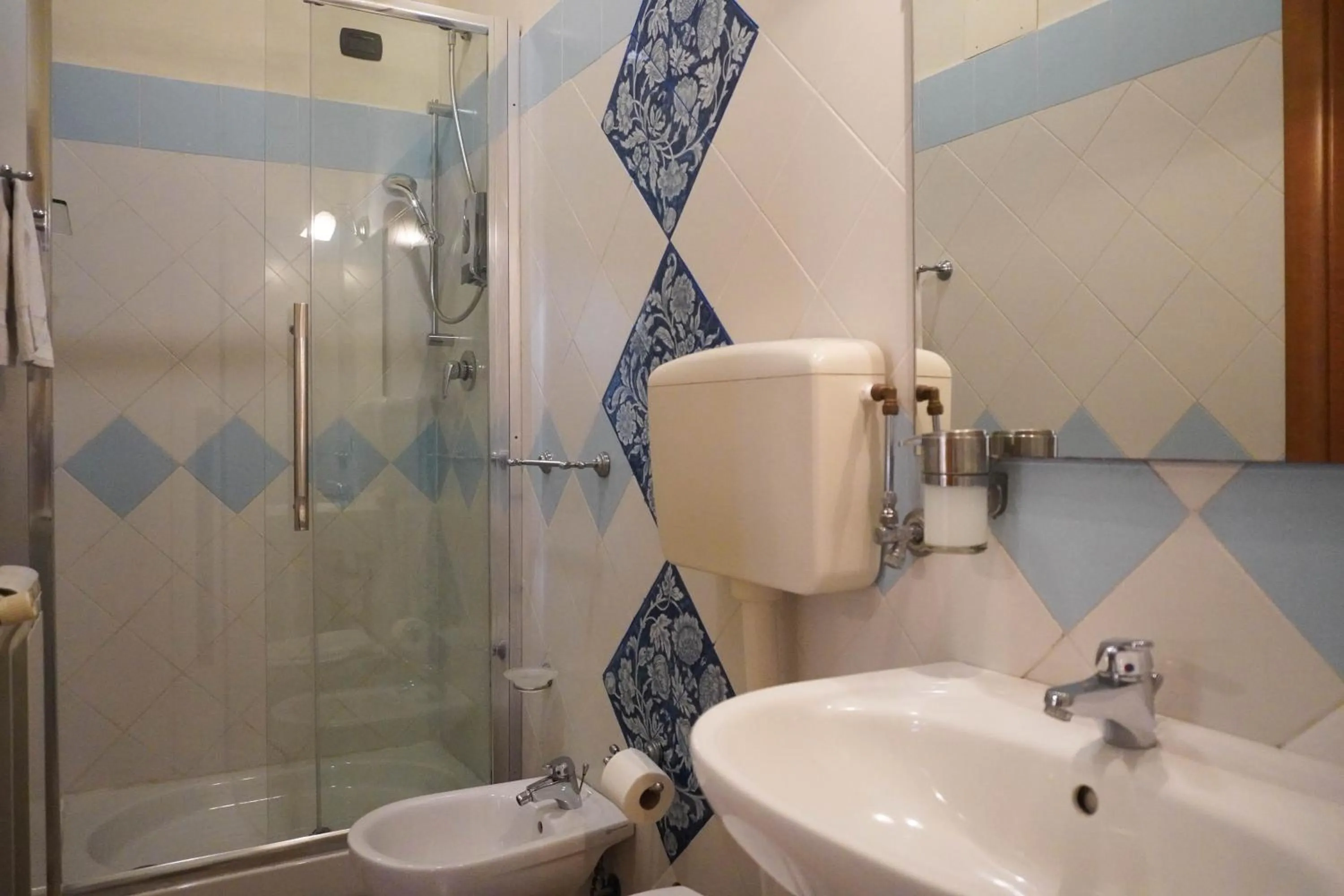 Shower in Case Così Apartments - Napoli