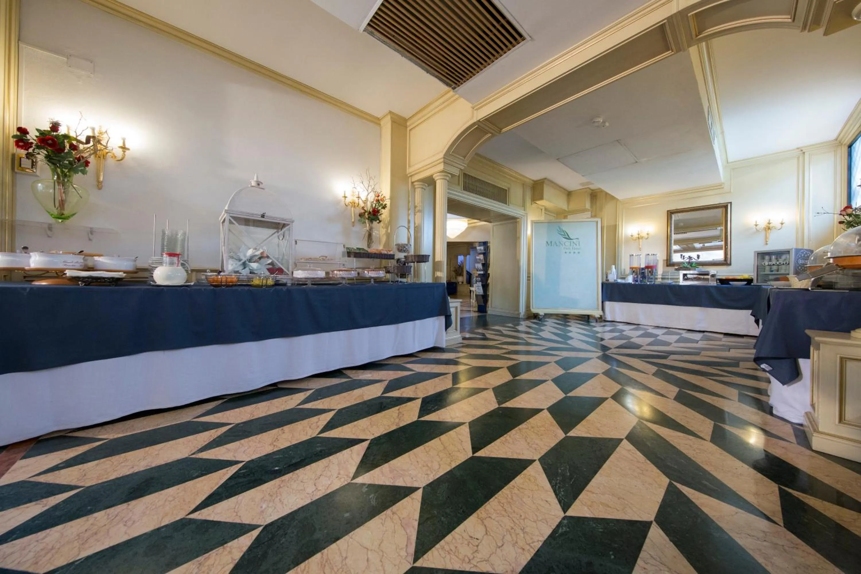 Breakfast in Mancini Park Hotel