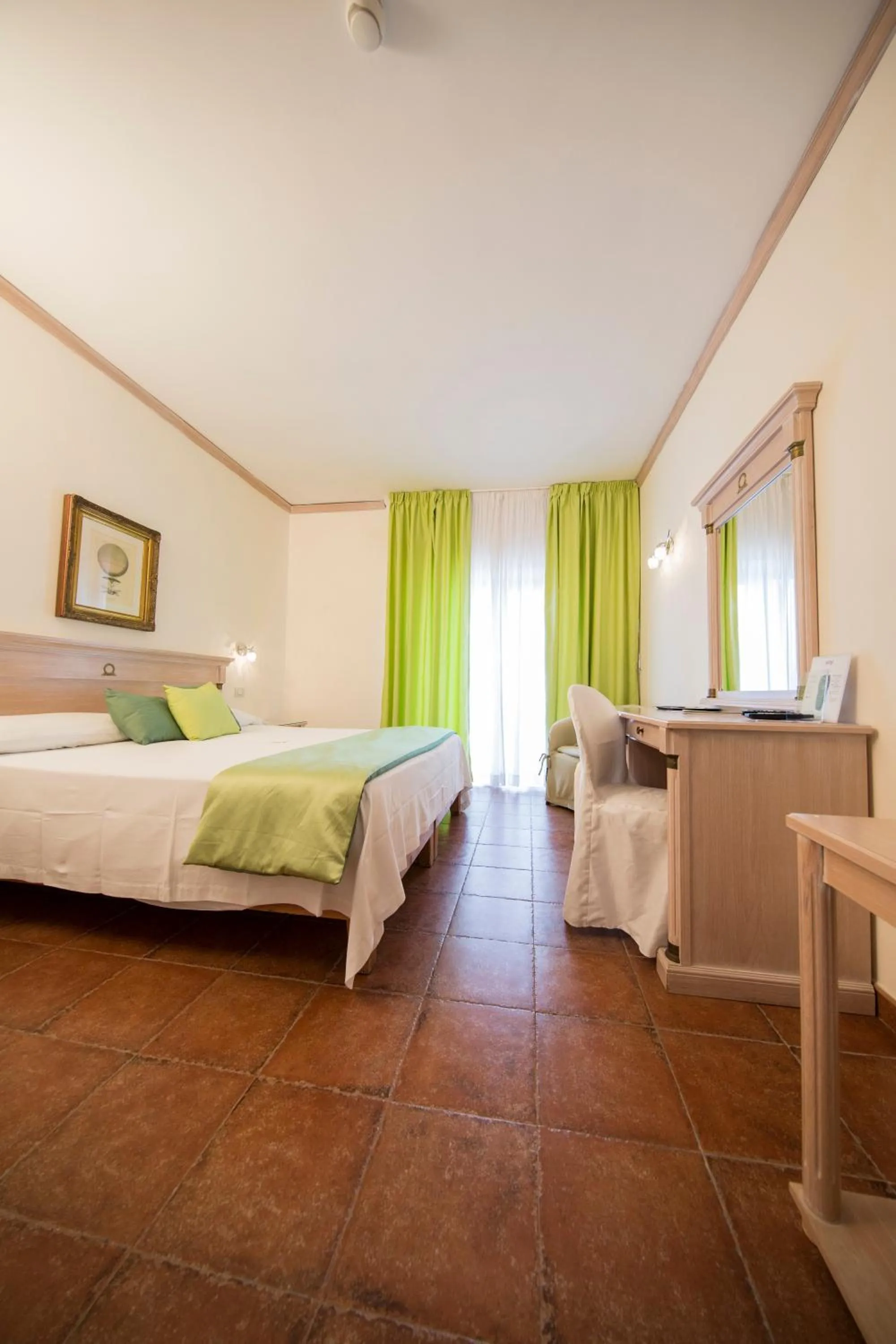 Photo of the whole room, Bed in Mancini Park Hotel