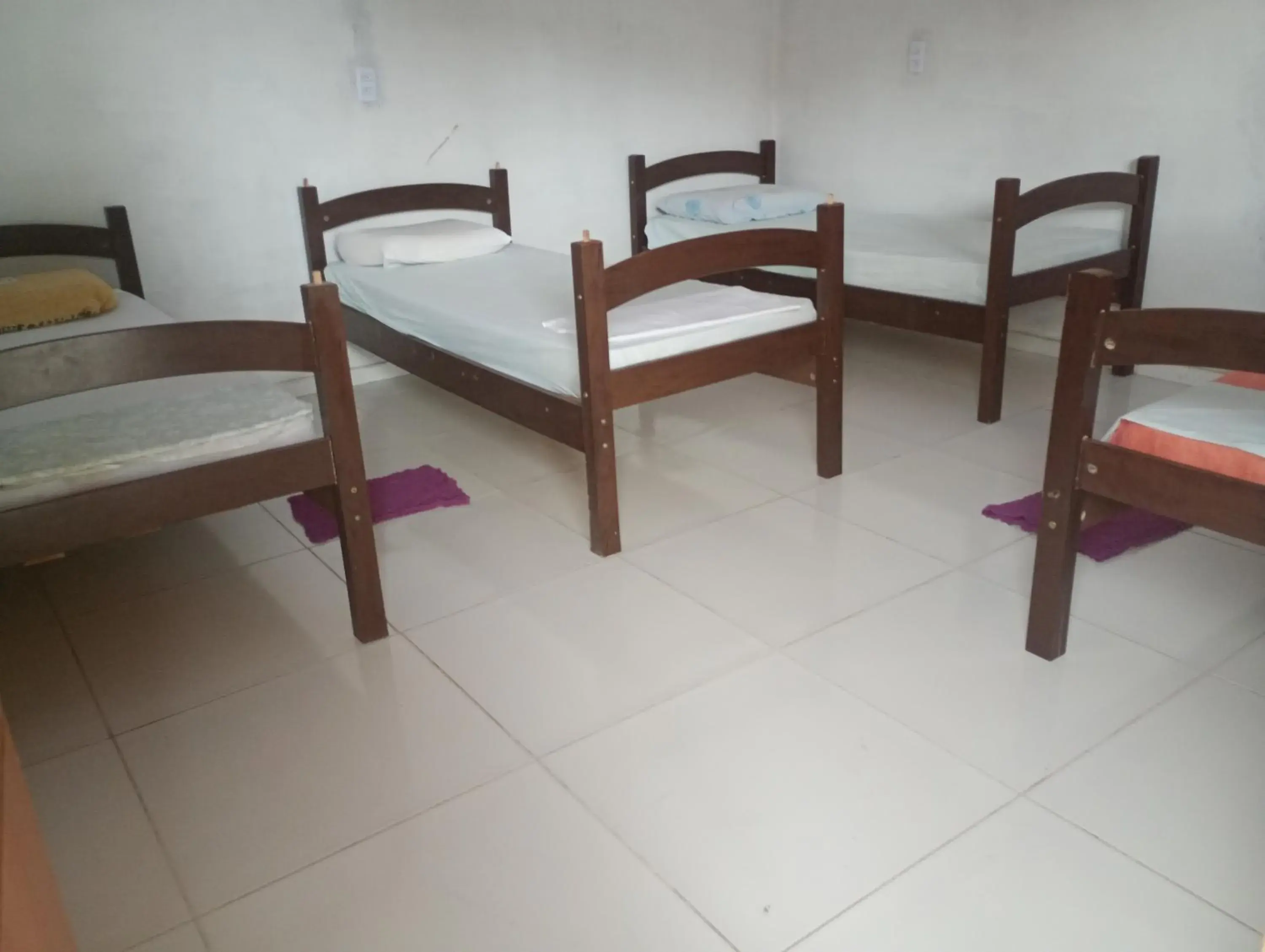 Single Bed in Male Dormitory Room in Pousada Shalom Single Bed in Male Dormitory Room in Pousada Shalom