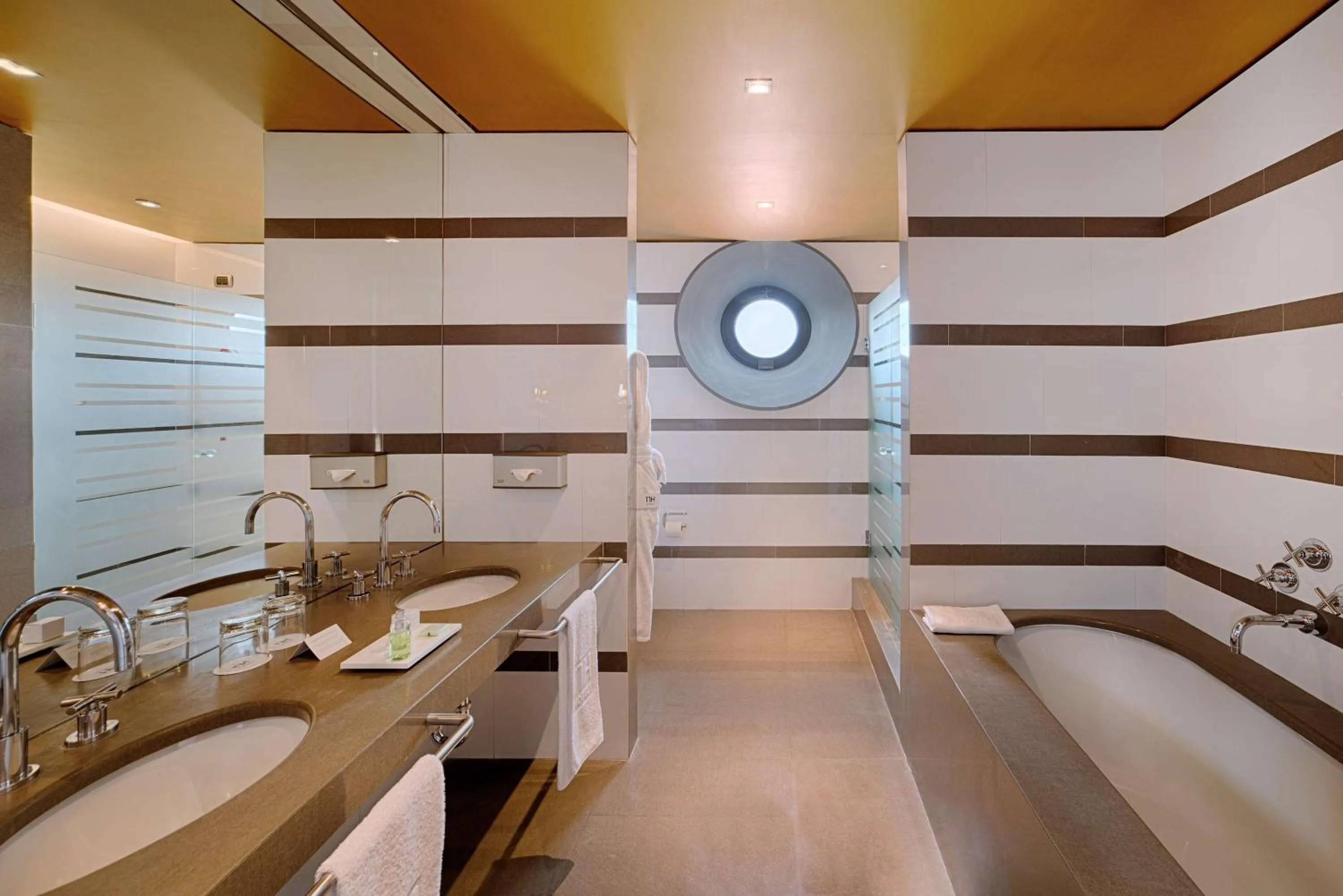 Bathroom in NH Bologna De La Gare