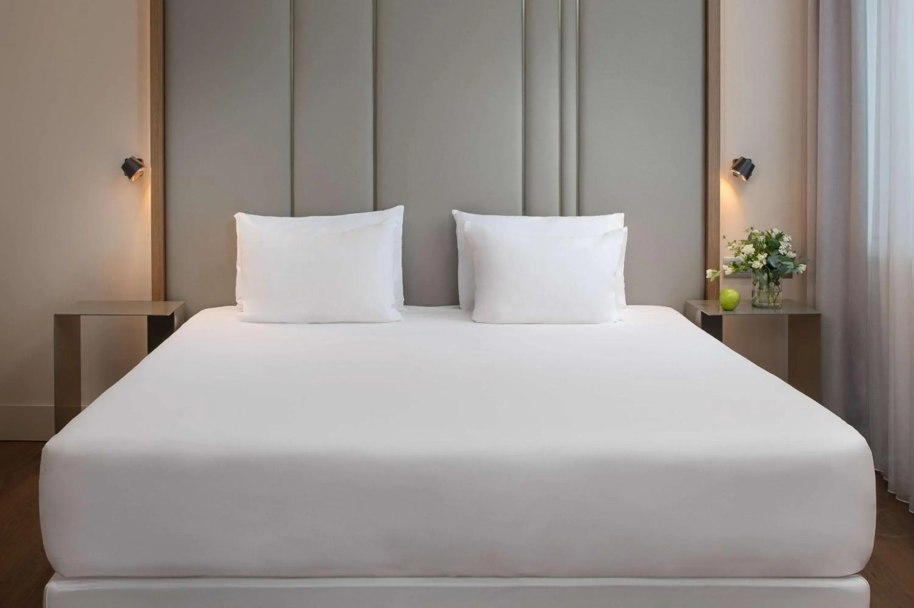 Superior Double or Twin Room with Extra Bed (2 Adults + 1 Child) in NH Bologna De La Gare Superior Double or Twin Room with Extra Bed (2 Adults + 1 Child) in NH Bologna De La Gare