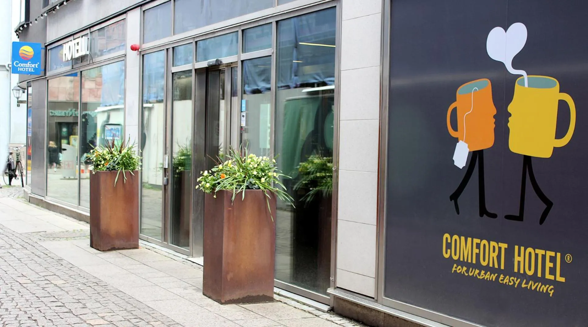 Facade/entrance in Comfort Hotel City