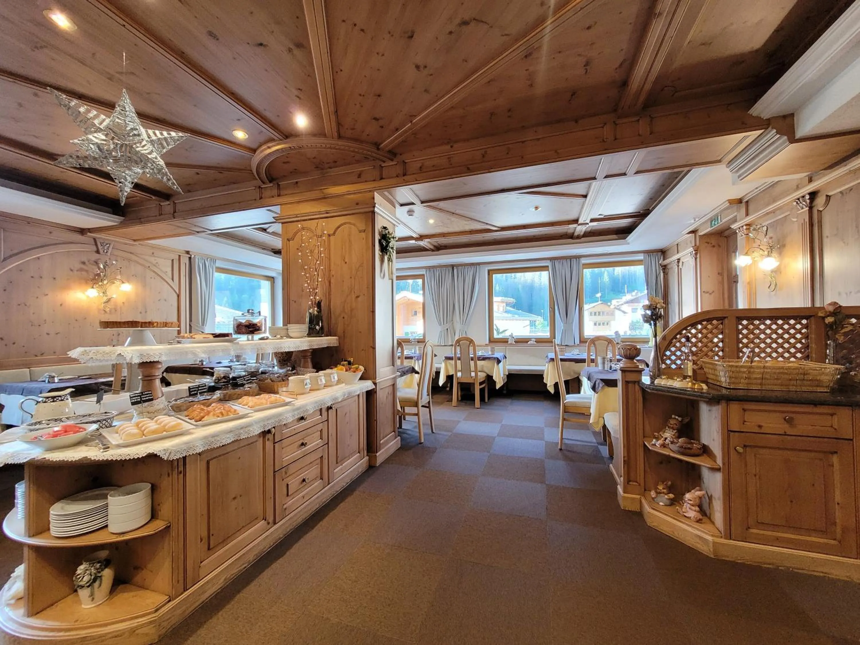 Breakfast in Hotel Garni Royal